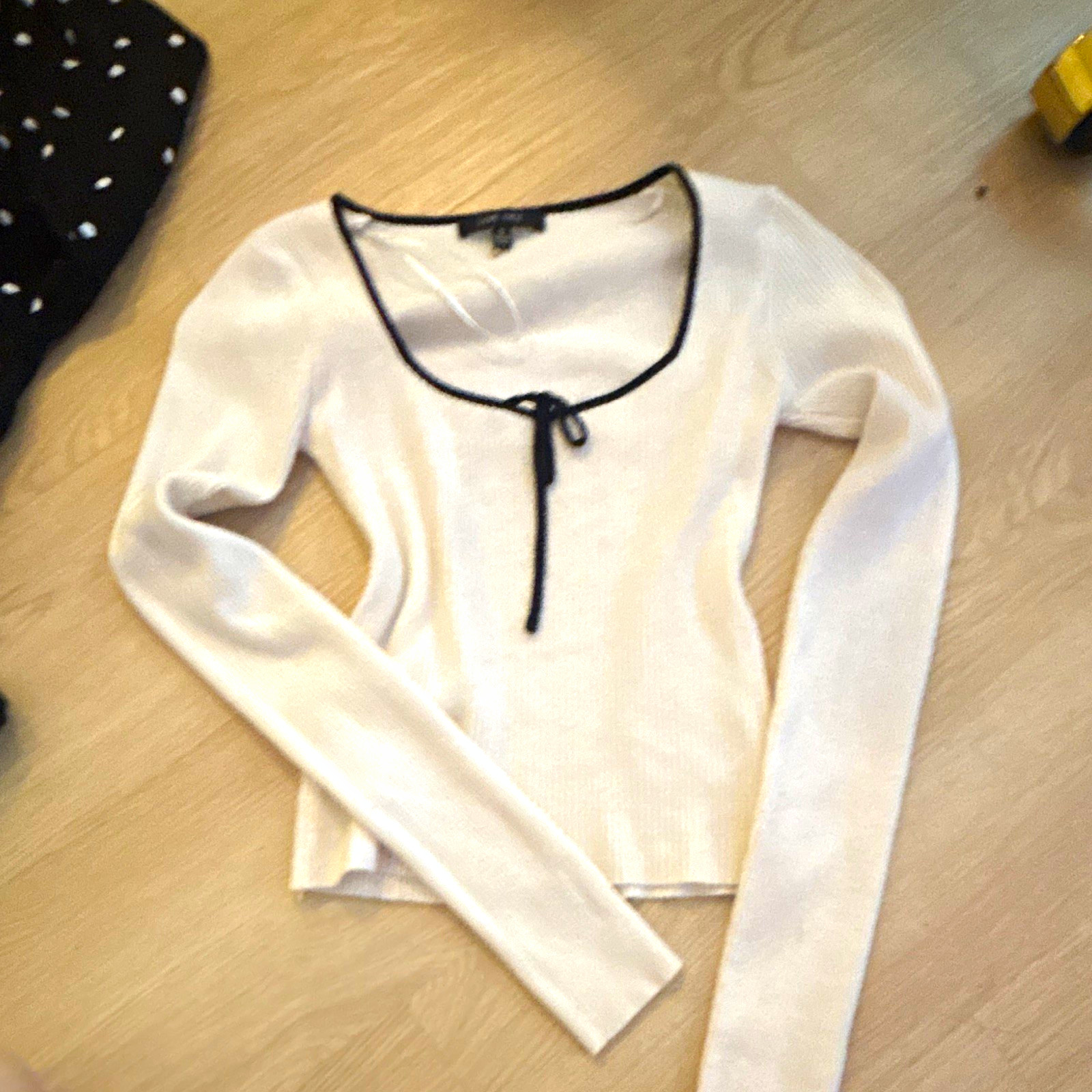 Love Tree White Rib Knit Black Trim Scoop Neck Tie Long Sleeve Top Size S