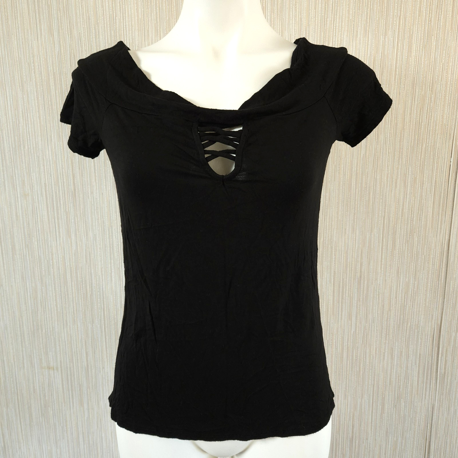 Rock Republic Medium Black Keyhole Cutout Top Short Sleeve Cowl Drape Neck Edgy