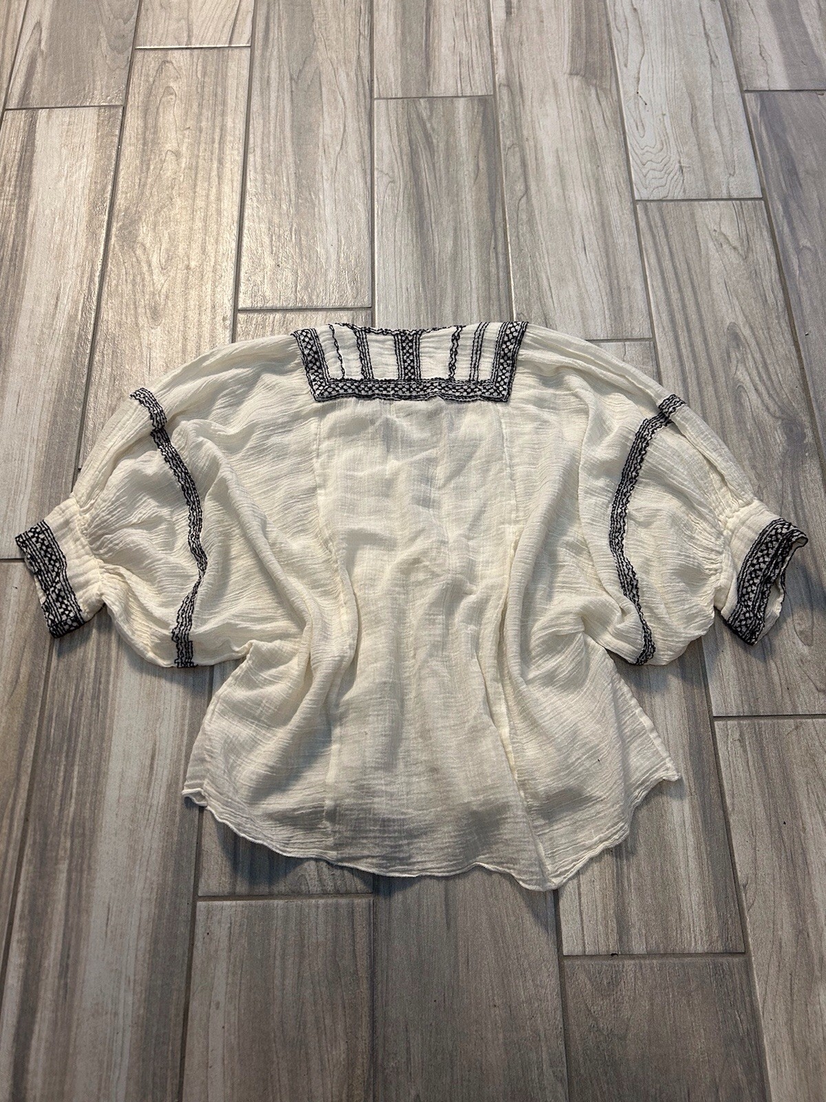 100% Cotton White Blouse Black Embroidery Puffy Sleeves Crop XS Boxy Boho