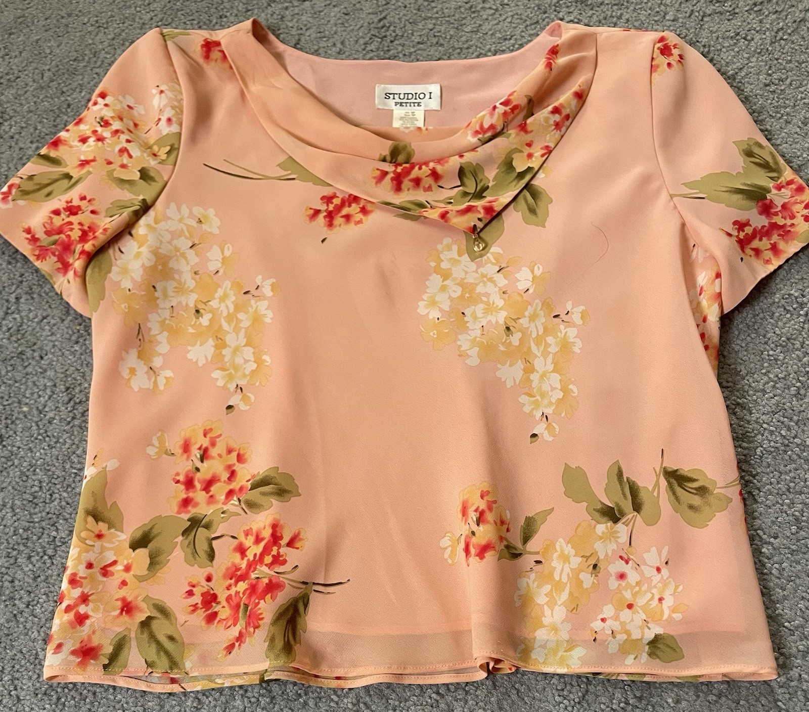 90s Studio I Floral Cowl Neck Blouse Sz 16P Peach Pullover Short Sleeve Career