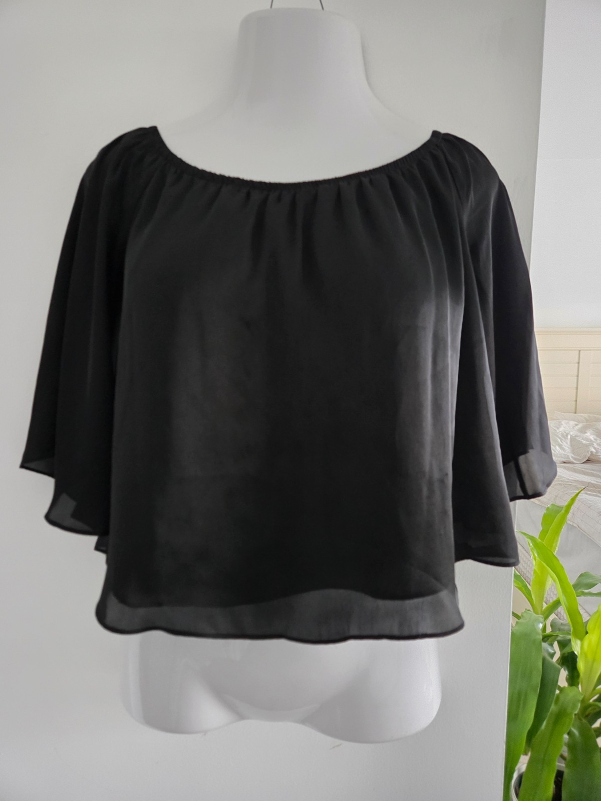 MINKPINK Women’s Size S Blouse Top Flare Cropped Lined Black