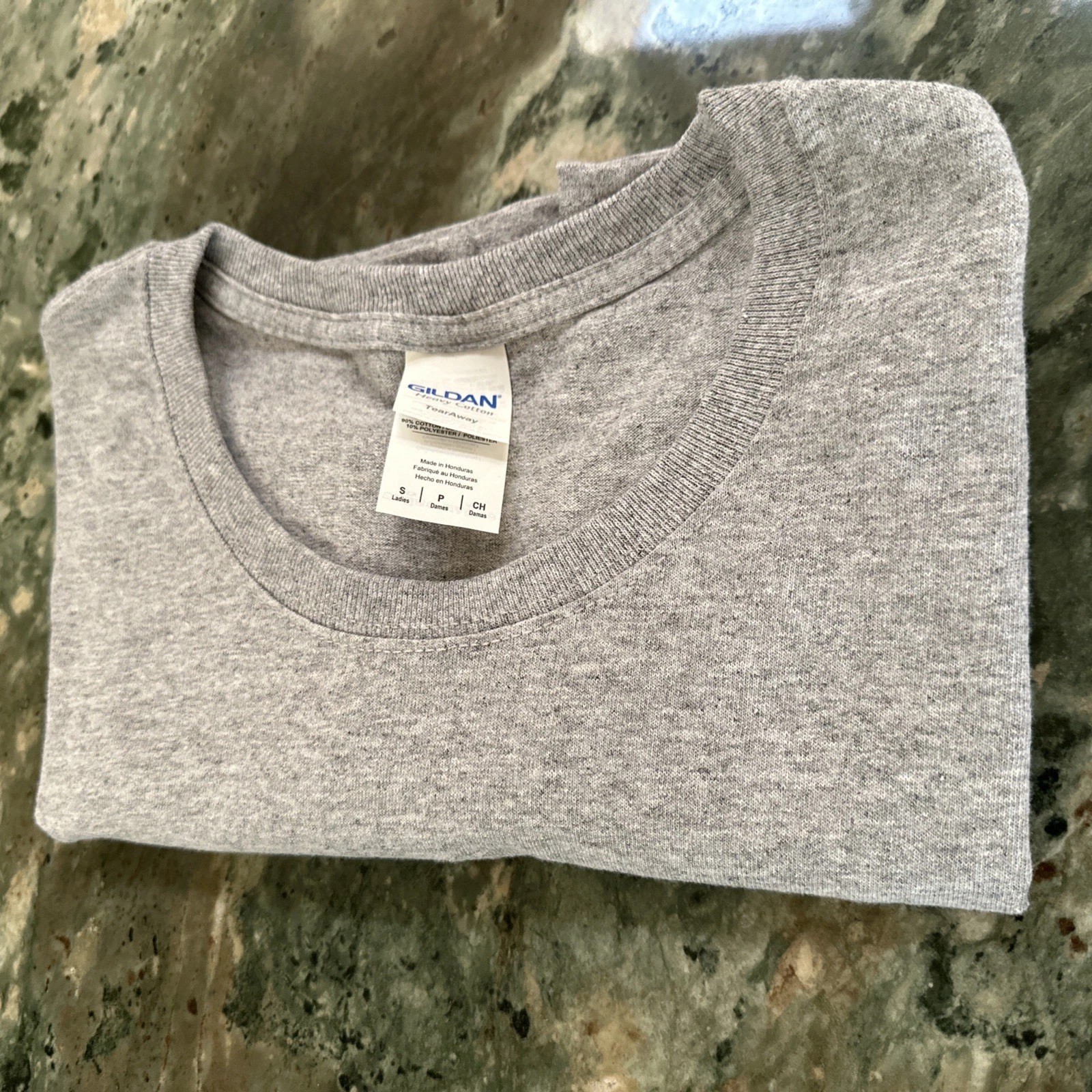 Gildan Heavy Cotton, PreShrunk, Short Sleeve Plain Tee, Size Small