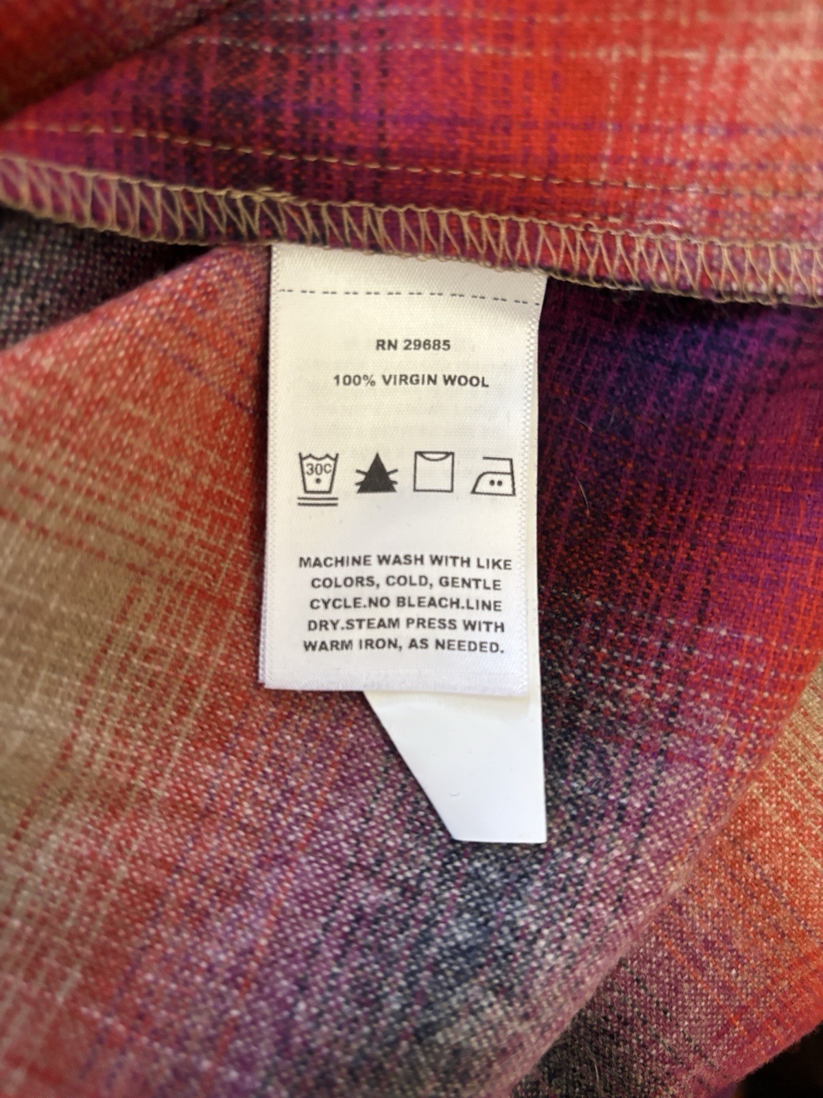 NWOT Pendleton Magenta Red Blue Ombré Board Shirt Women’s 100% Wool Size Large