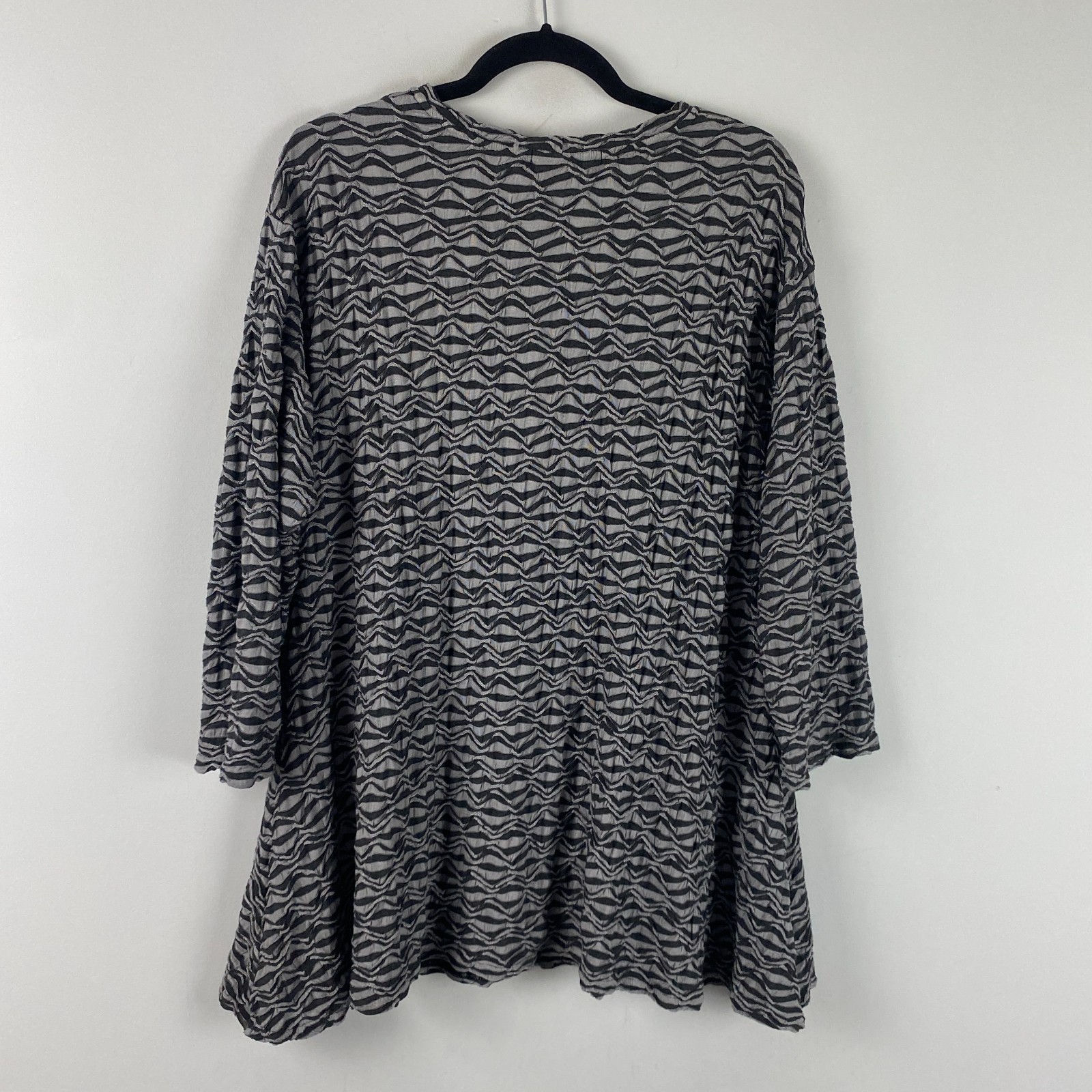 Cut Loose A-Line Tunic Size 1X Gray Black Textured 3/4 Sleeves Stretch
