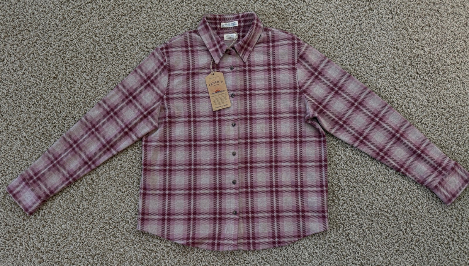 Faherty Legend Sweater Shirt Women’s Size Large Berry Coast Plaid Flannel – NWT