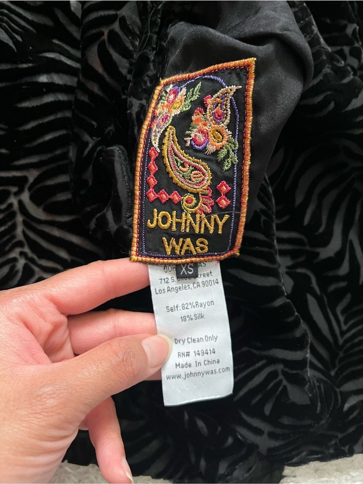 Johnny Was size XS Merhawi Kimono Black Velvet Dragon Kimono Jacket Embroidery