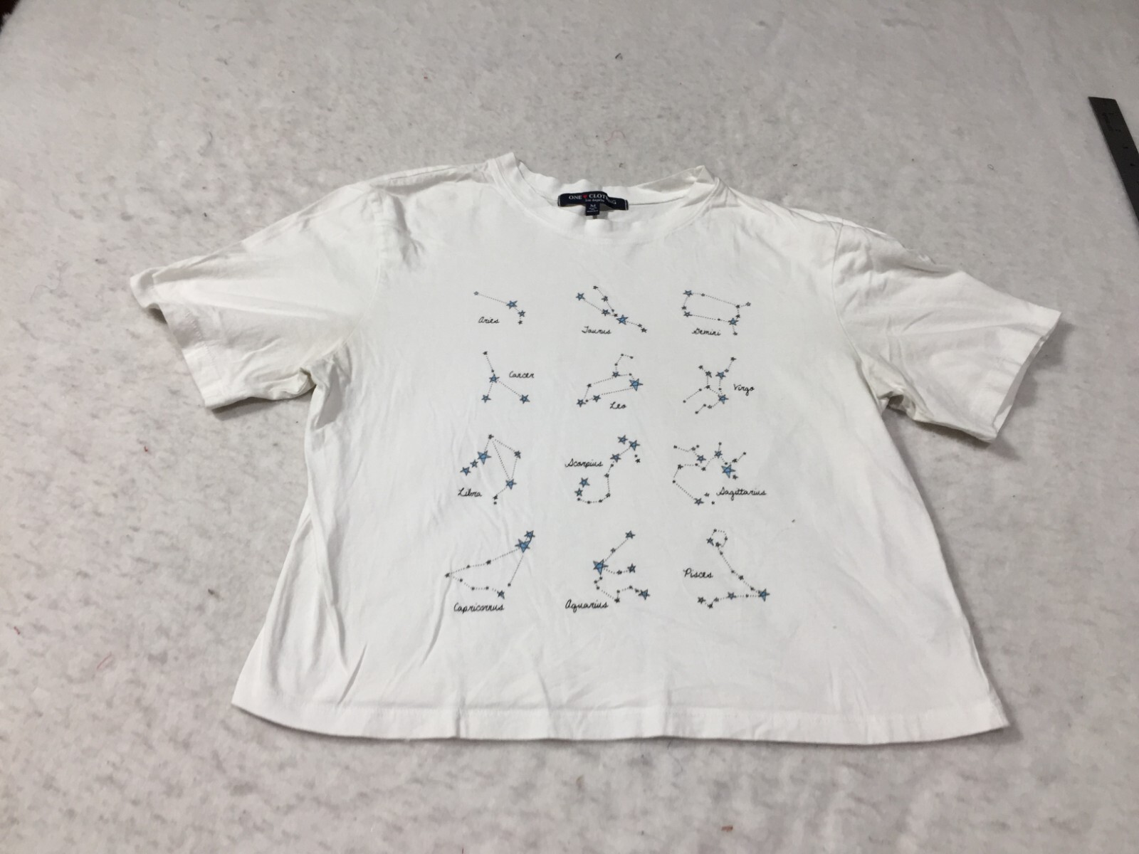 One Love Clothing T Shirt Womens M White Crew Neck Short Sleeve Zodiac Cropped