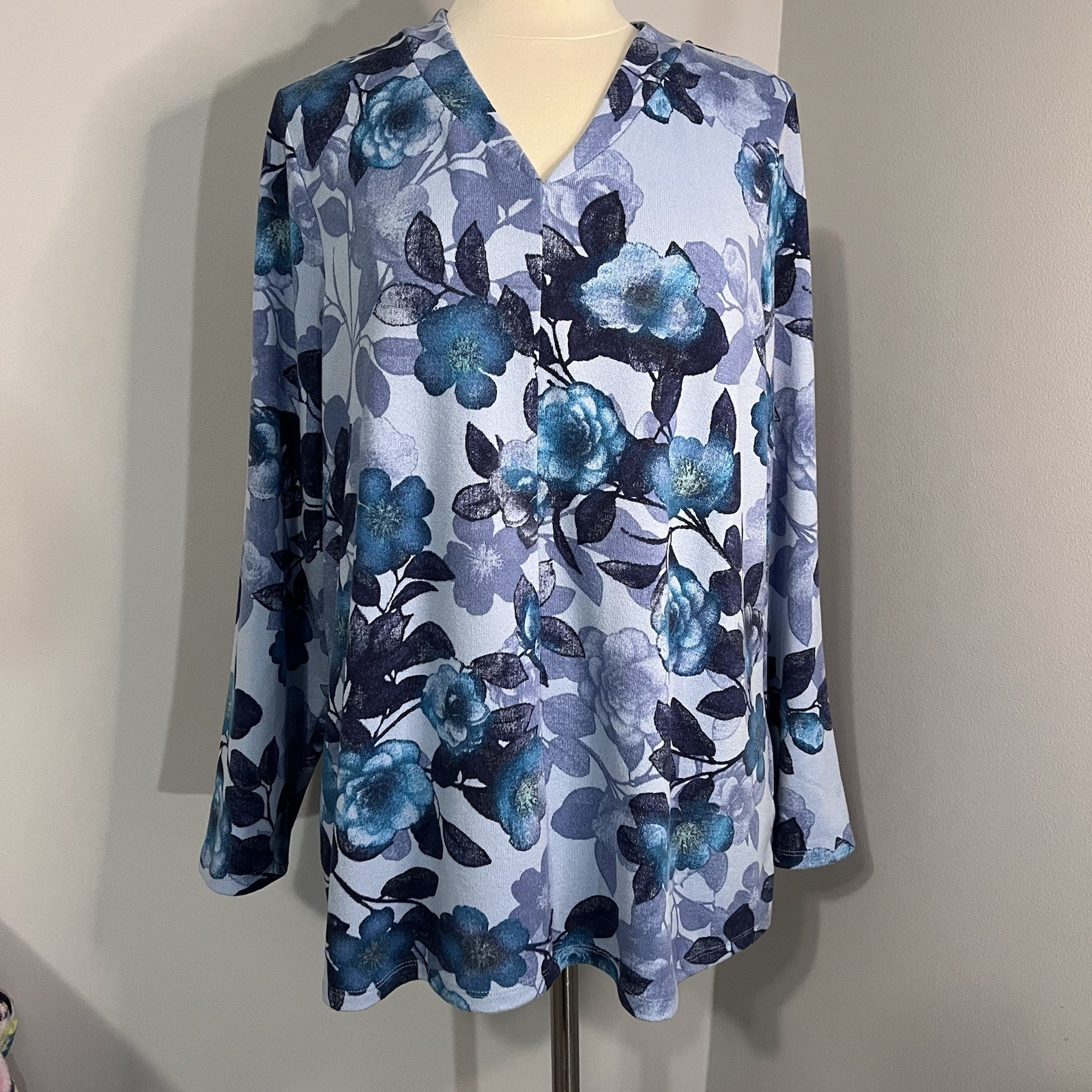 Denim & Co. Size 1X Blue Floral Printed Brushed Heavenly Jersey Top