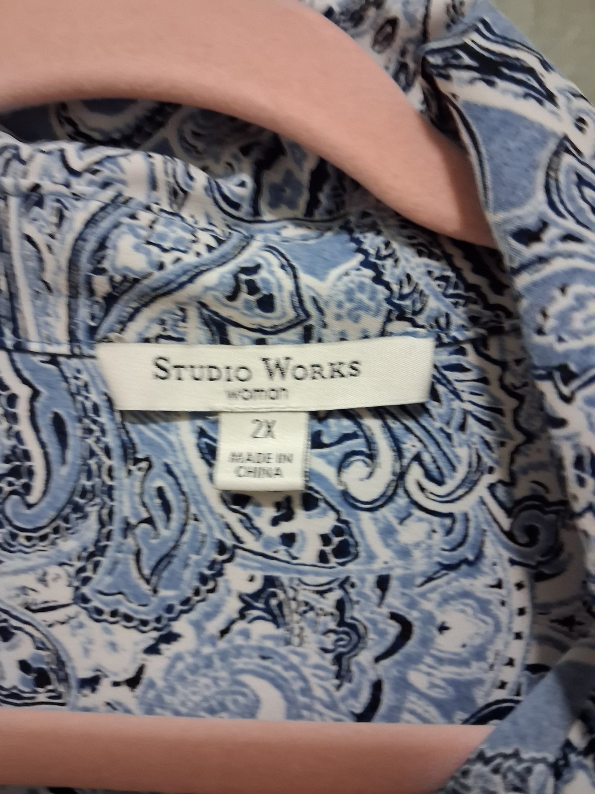 Studio Works Women Plus 2X Blue/White Paisley Collared 3/4 Sleeve Button-Up