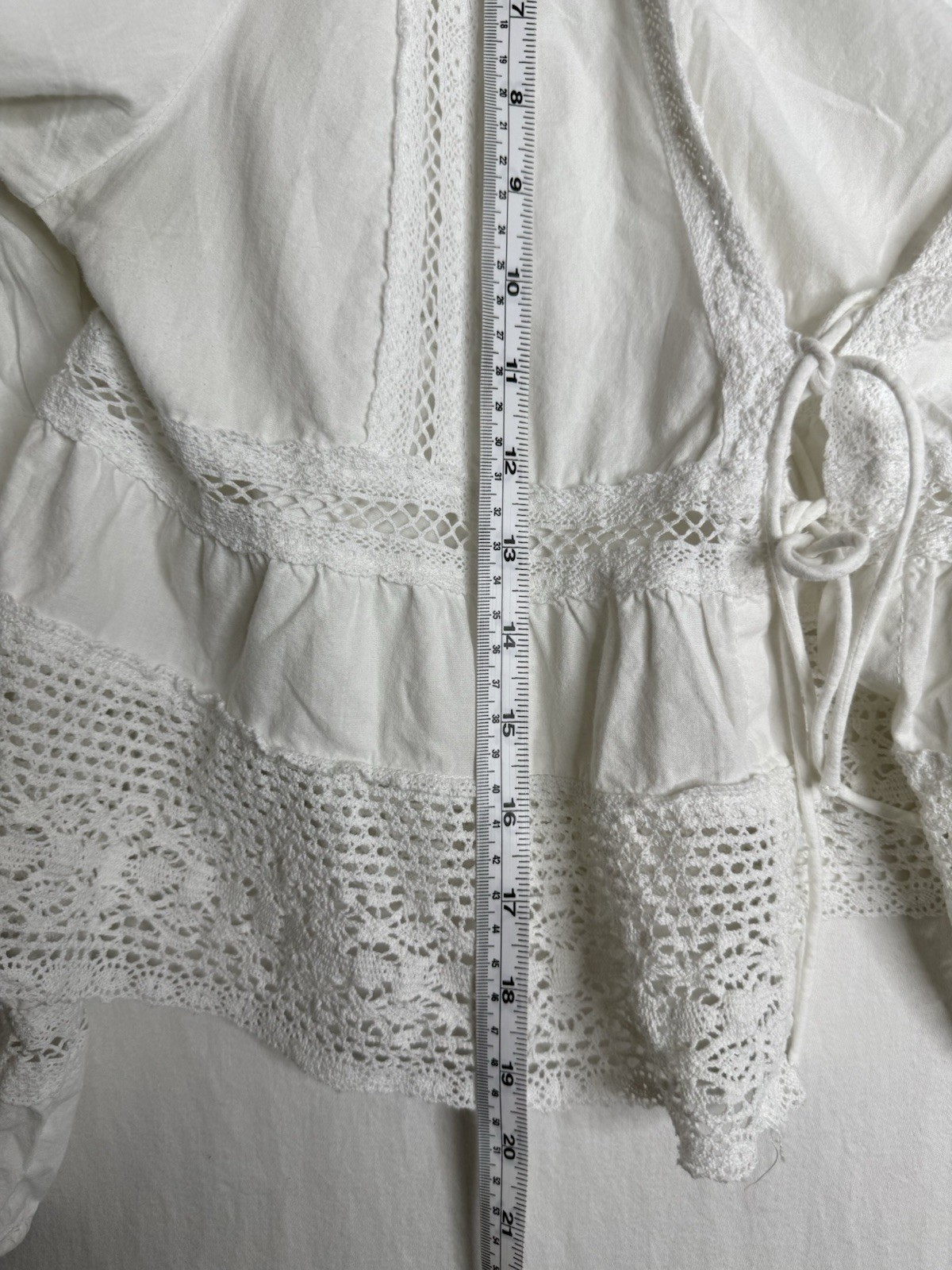 Altar’d State Women’s White Cotton Lace Crochet V-Neck Tie Front Blouse L Hippie
