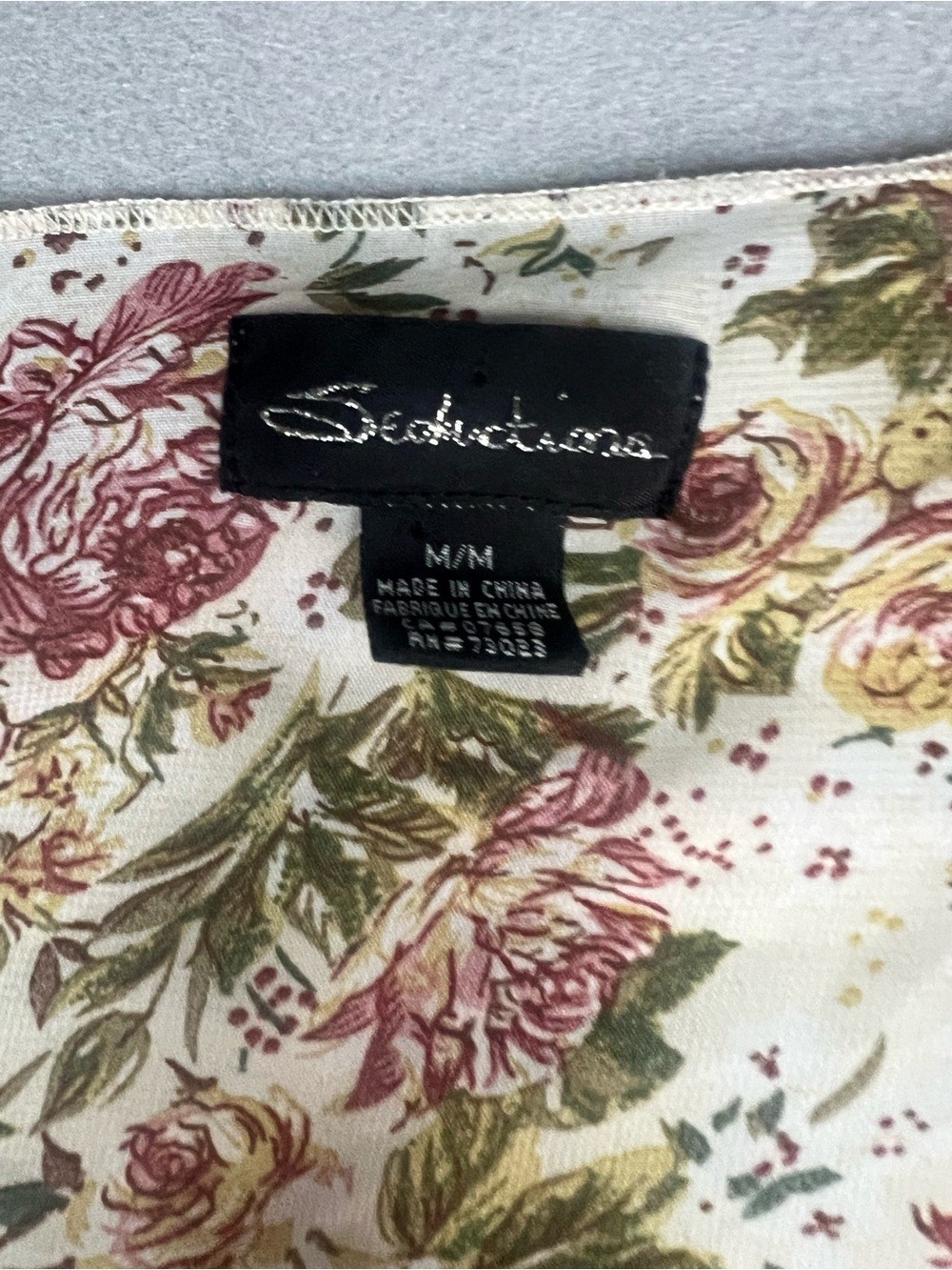 Seductions semi sheer floral kimono size medium