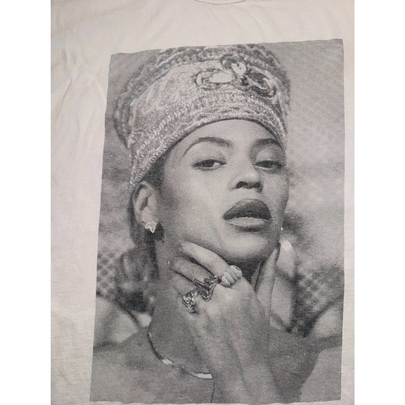 Beyoncé Official Merch Graphic Portrait Tee Size XL