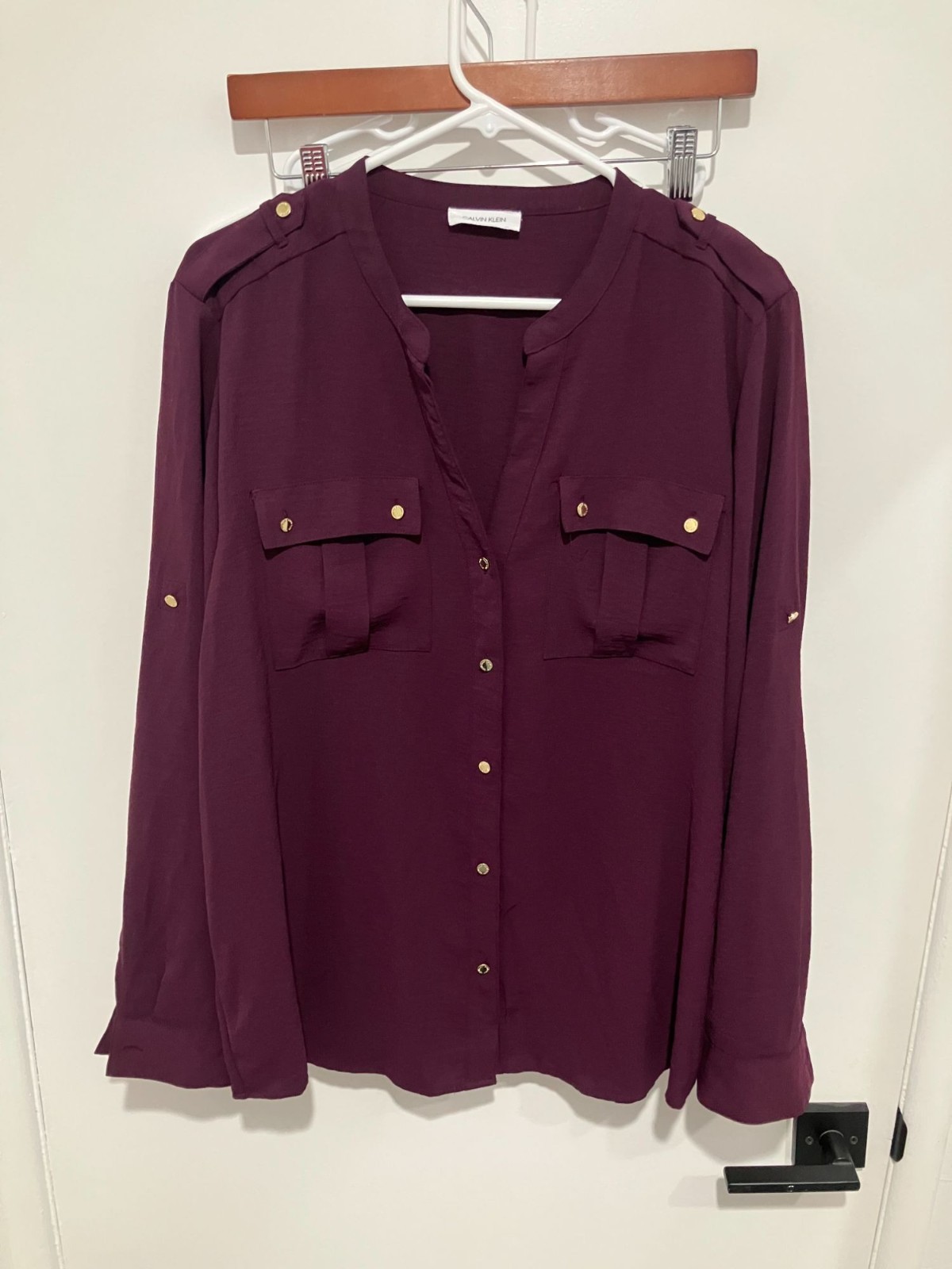 Calvin Klein Roll Tab Sleeve Blouse Textured V-Neck Top Gold Buttons, Plum, XL