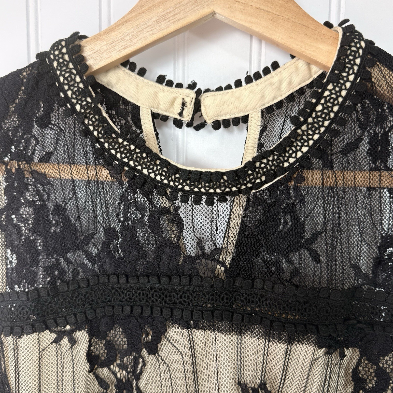 Andree by Unit Lace Mesh Sleeveless Top Black Overlay Whimsygoth Size Large READ