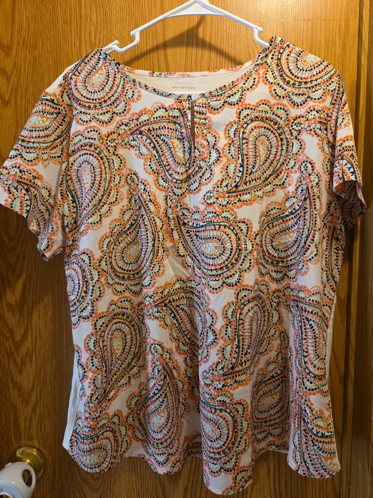 Van Heusen Women’s XL Short Sleeve Light Weight Blouse