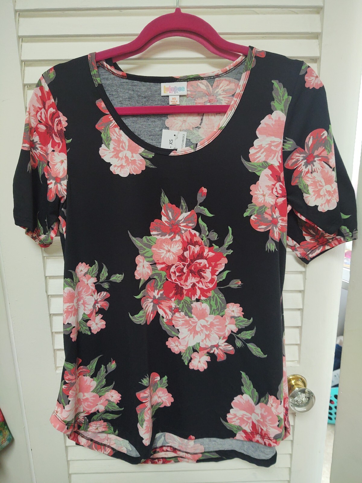 XS LulaRoe Morgan Black W Red Pink White Green Flowers Pattern Placement Varies