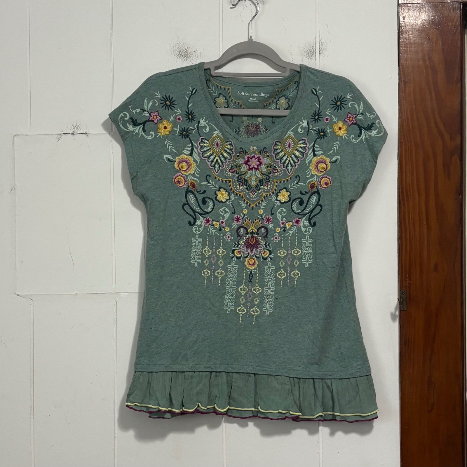 Soft Surroundings Sage Green Embroidered Ruffle Hem Boho Top XS Floral Boho