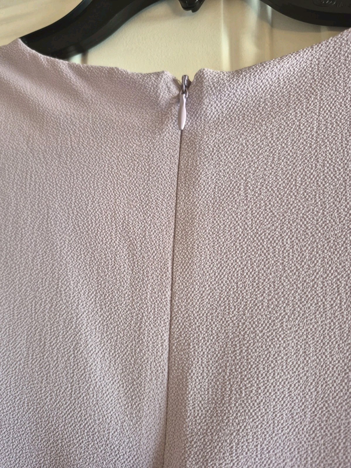 ROSE + OLIVE Slvls Blouse – M – Scoop Neck, Back Neck Zip, Lined, Tiered Hem