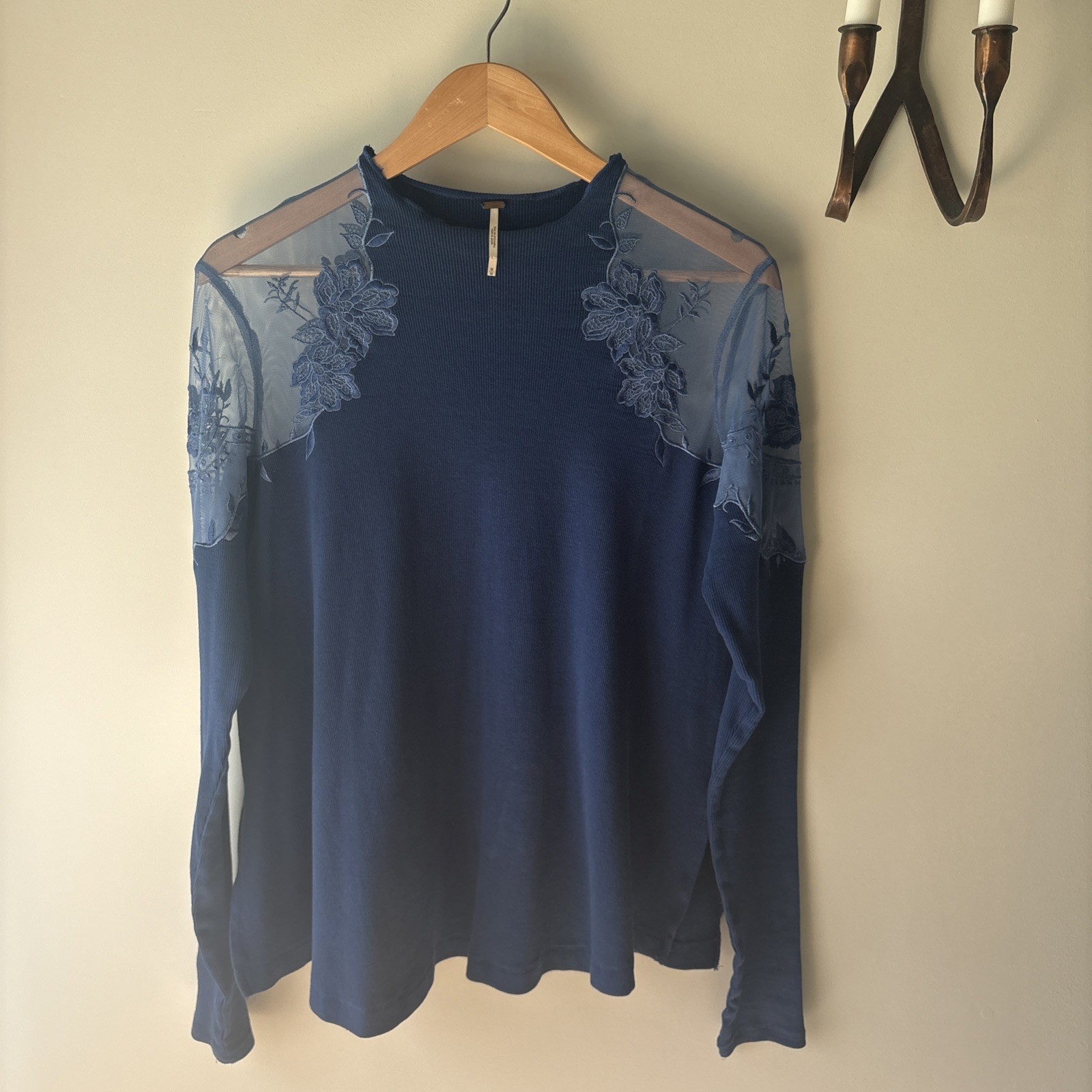 Free People Daniella lace shoulder a-line side slits long sleeve crew Top Size M
