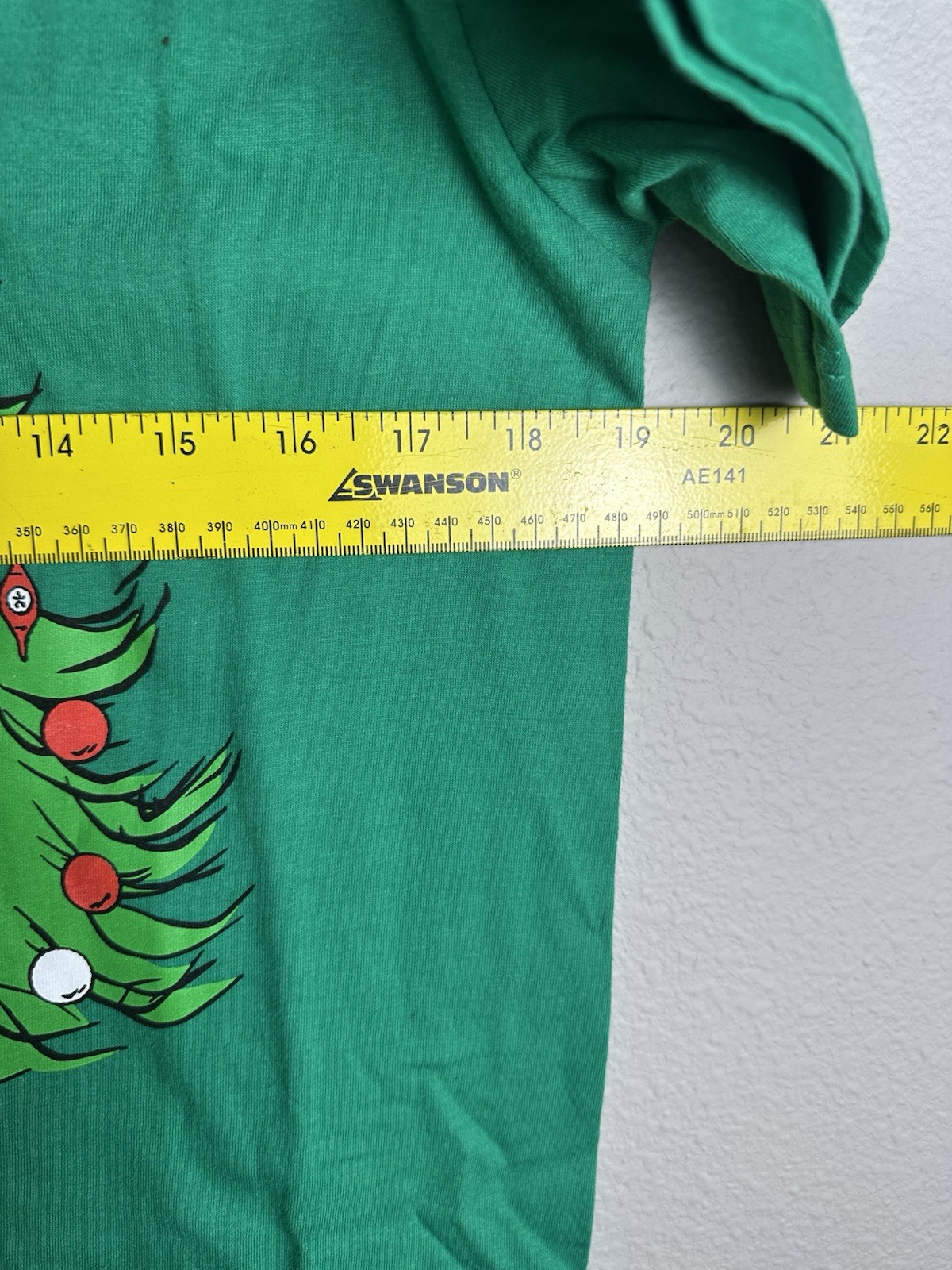 Peanuts Snoopy & Woodstock Merry Christmas Size Med T-Shirt Green NWT