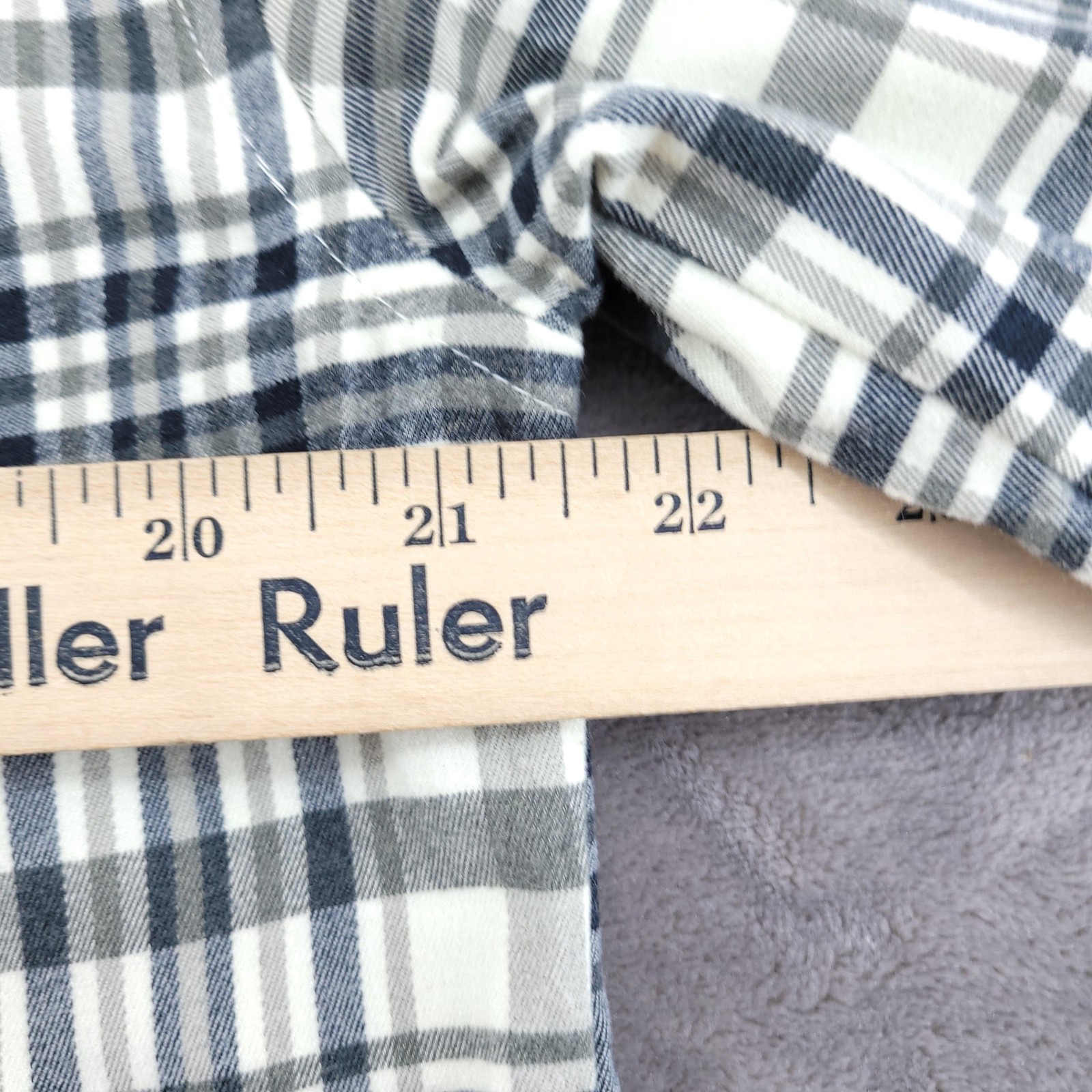 Outdoor Research Shirt Womens Medium Gray Plaid Kulshan Flannel Hiking Casual