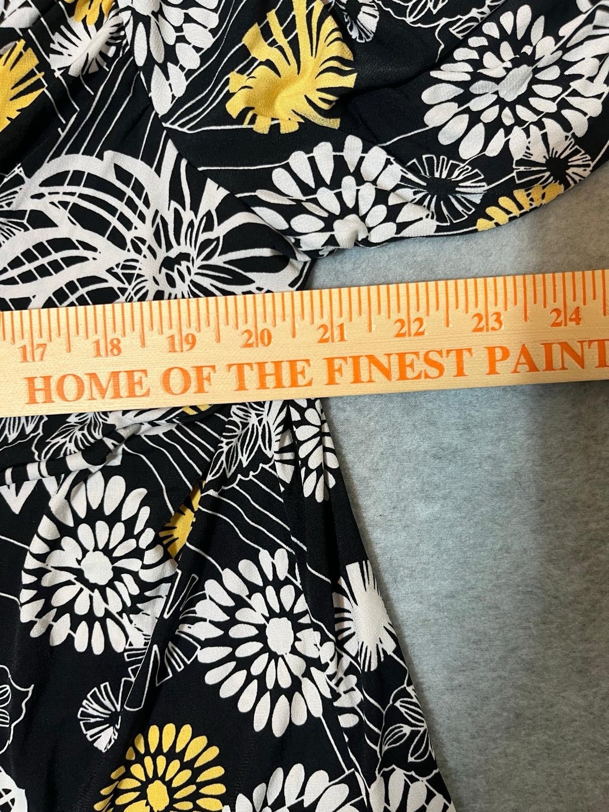 Avenue Women’s Black White Yellow Floral Print Size 18/20 3/4 Sleeve Blouse NWT