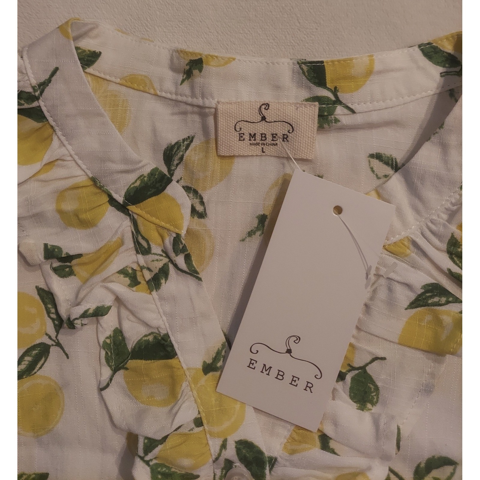 Ember Womens Lemon Print Sleeveless Ruffle Trim V-Neck Blouse Top Size Large NWT