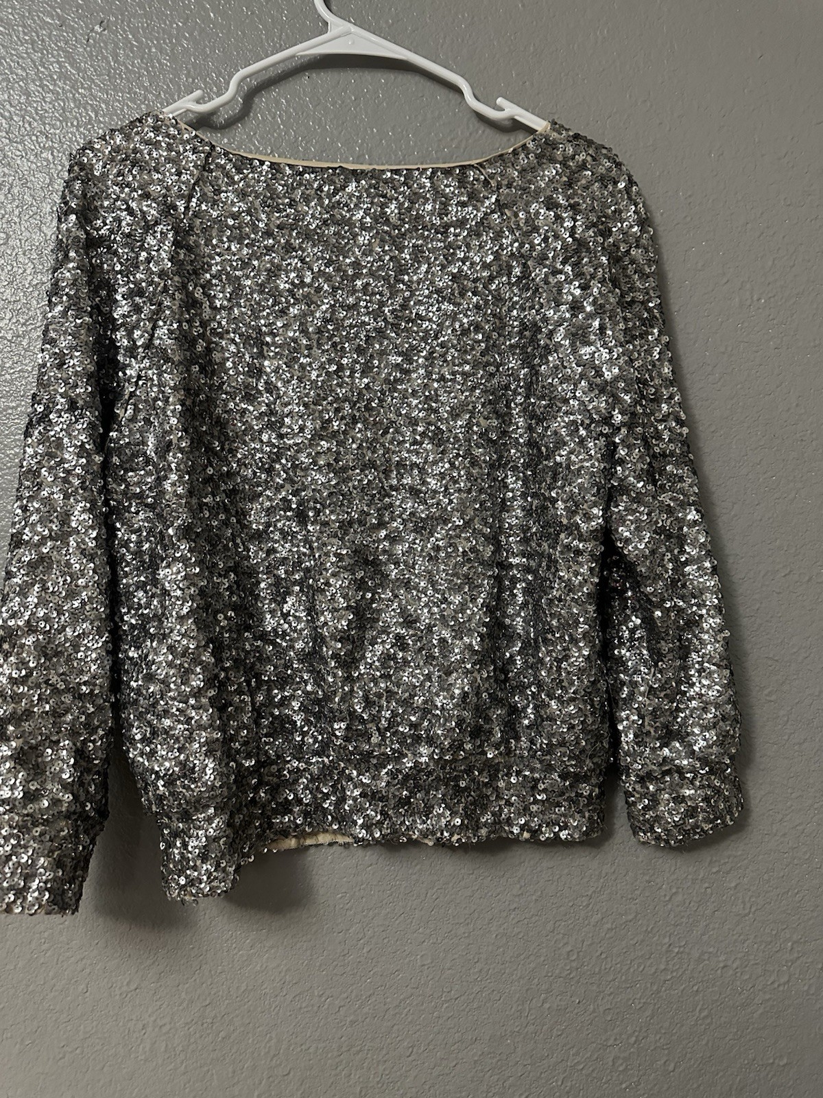 Alice + Olivia Women’s S Silver Sequin Scoop Neck 3/4 Sleeve Pullover Blouse