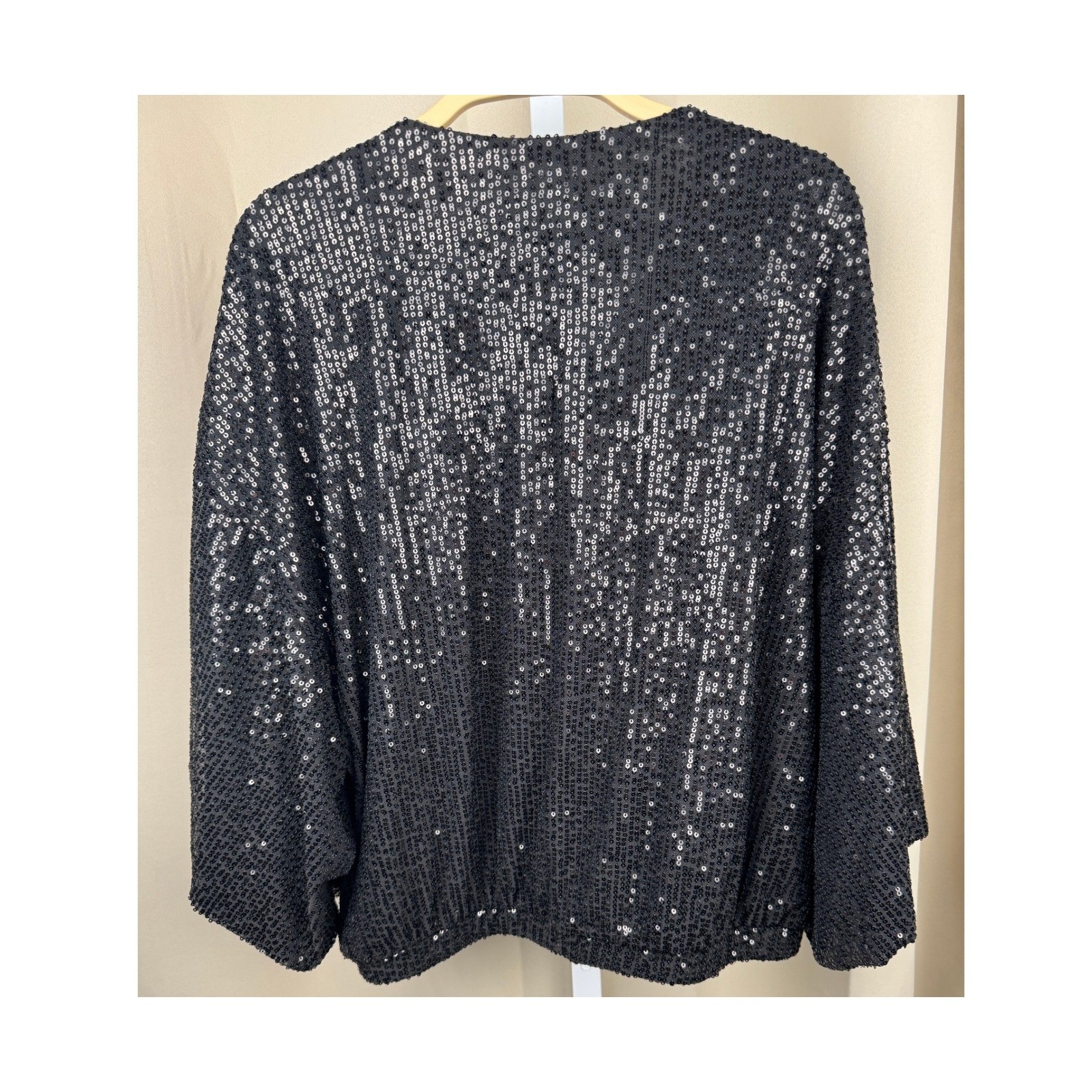 YFB Young Fabulous & Broke Black Bat Wing Sequin Top V Neck Long Sleeve Small