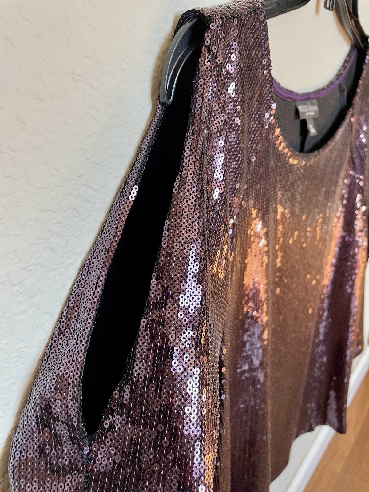 BOLD elements Women’s XL Purple Solid Scoop Neck Long Sleeve Sequin Top