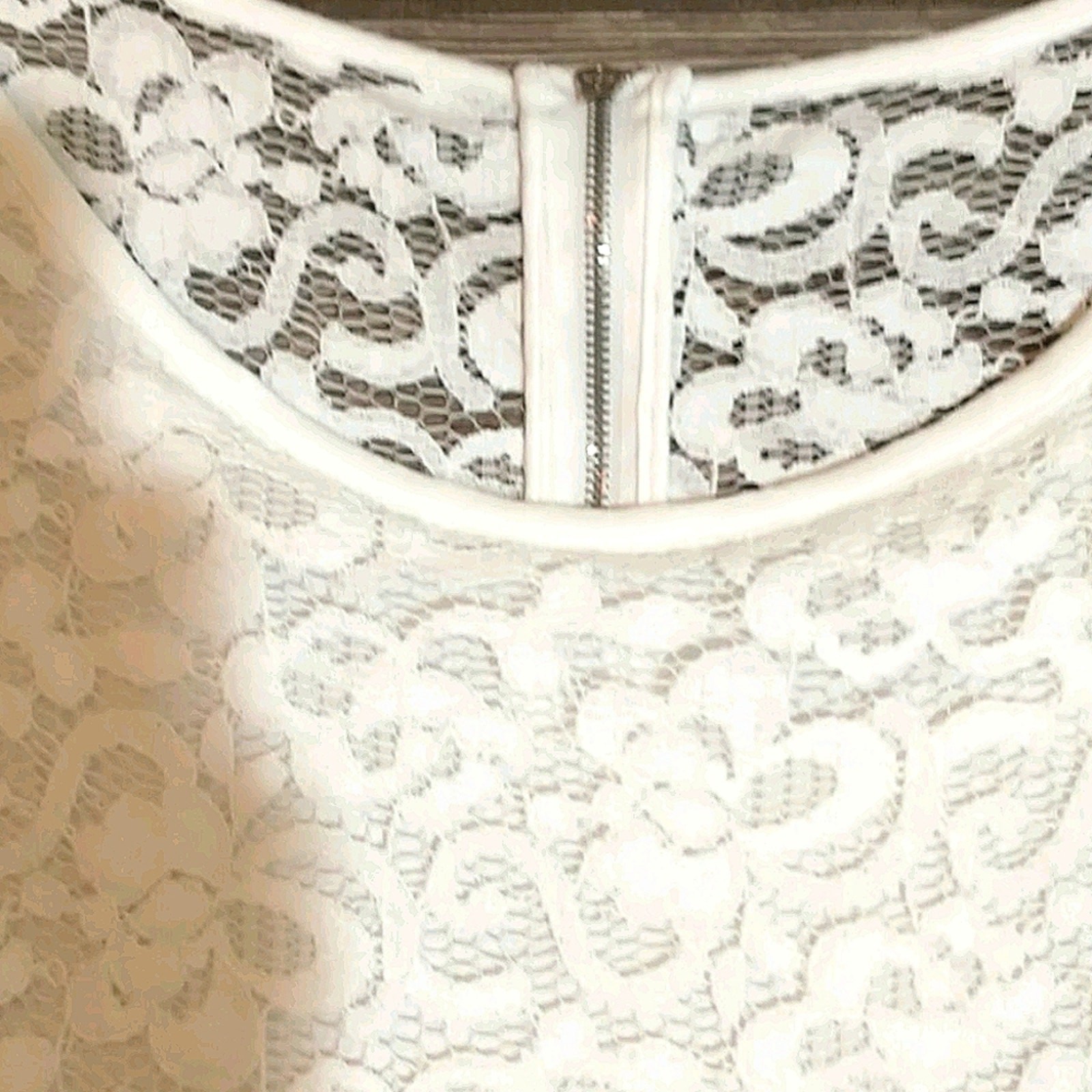 Soho New York & Co Women’s M White Lace Overlay Top Half Sleeve Scoop Neck