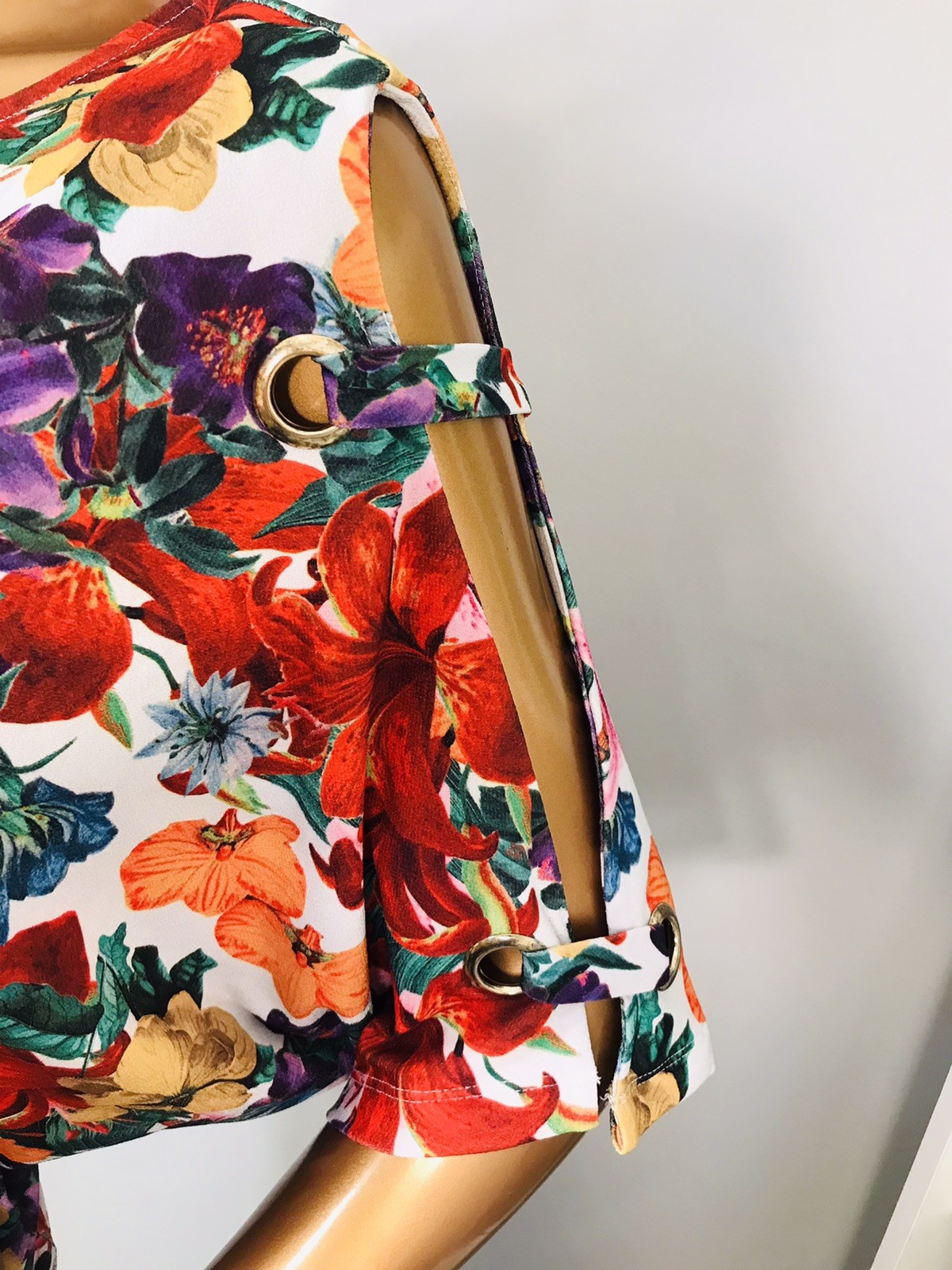 Bold Elements XL Top Stretch Floral Cold Cut Out Sleeves 1/2 Slvs Dolman Blouse