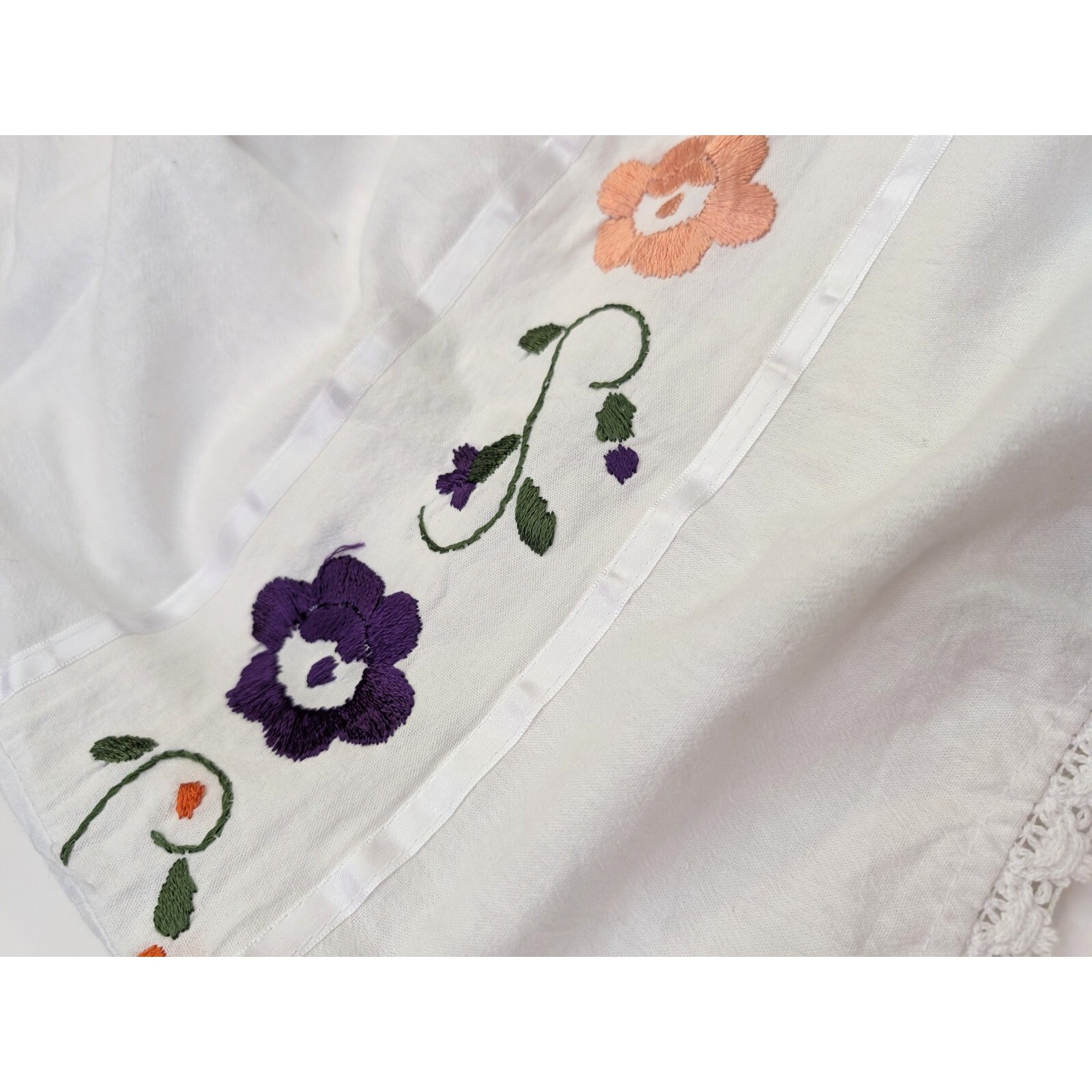Mexican Traditional Hand Embroidered Floral Shoulder Blouse Women’s Size Medium
