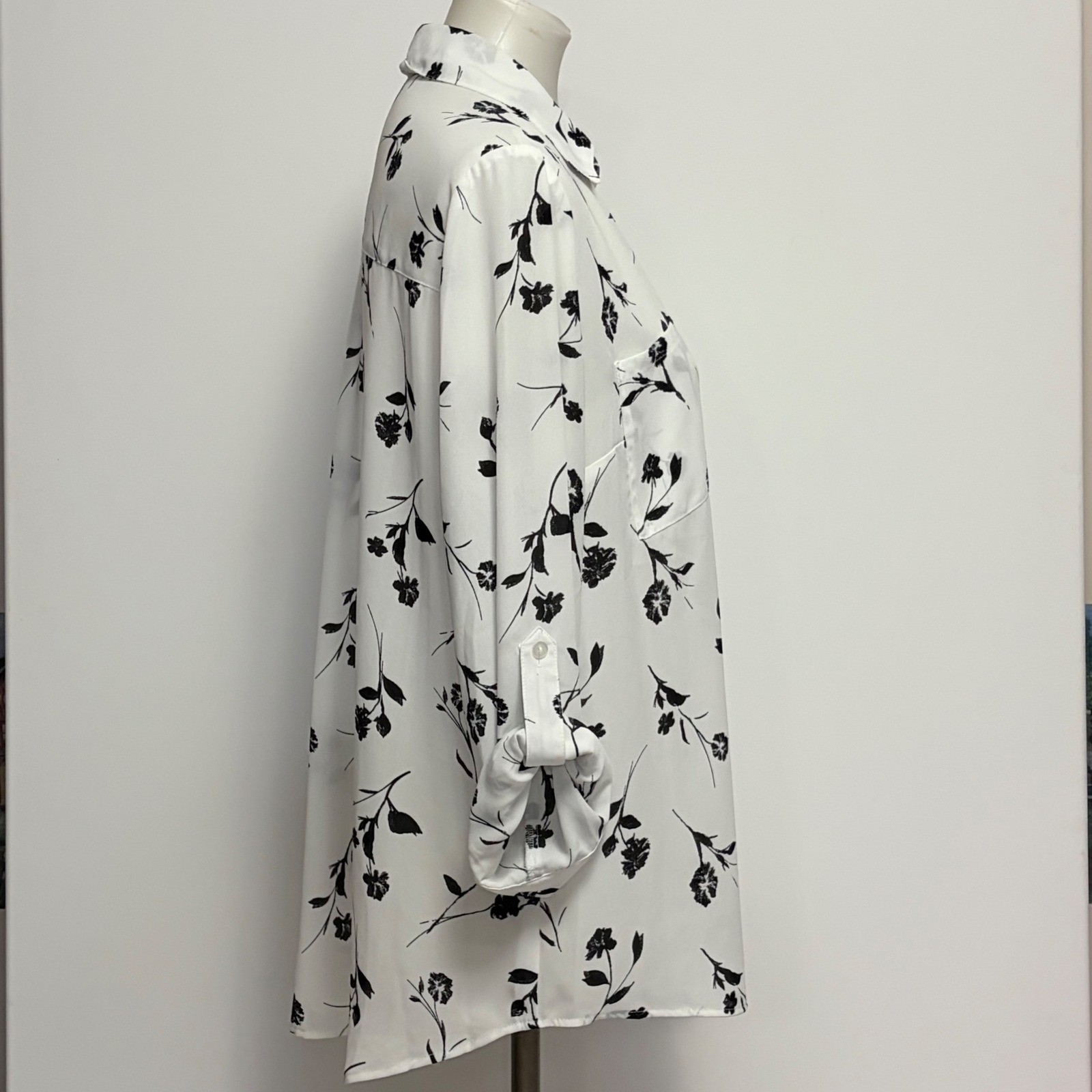 Fortune + Ivy Blouse XL White Black Floral Roll-Tab Sleeve Button Down Workwear