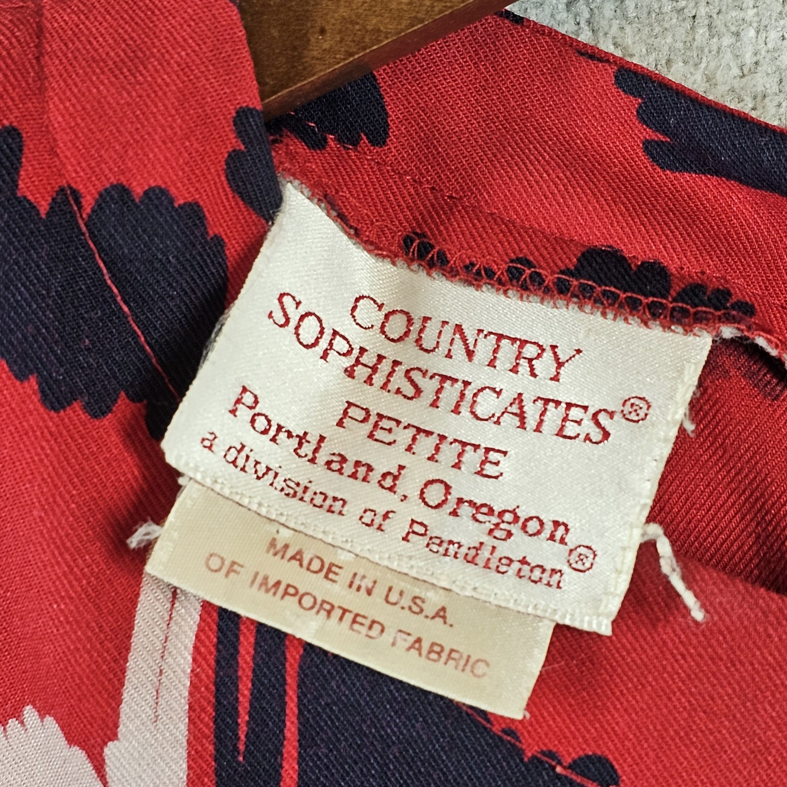 Pendleton Country Sophisticates VTG Top USA Abstract Red (See Desc. for Size)