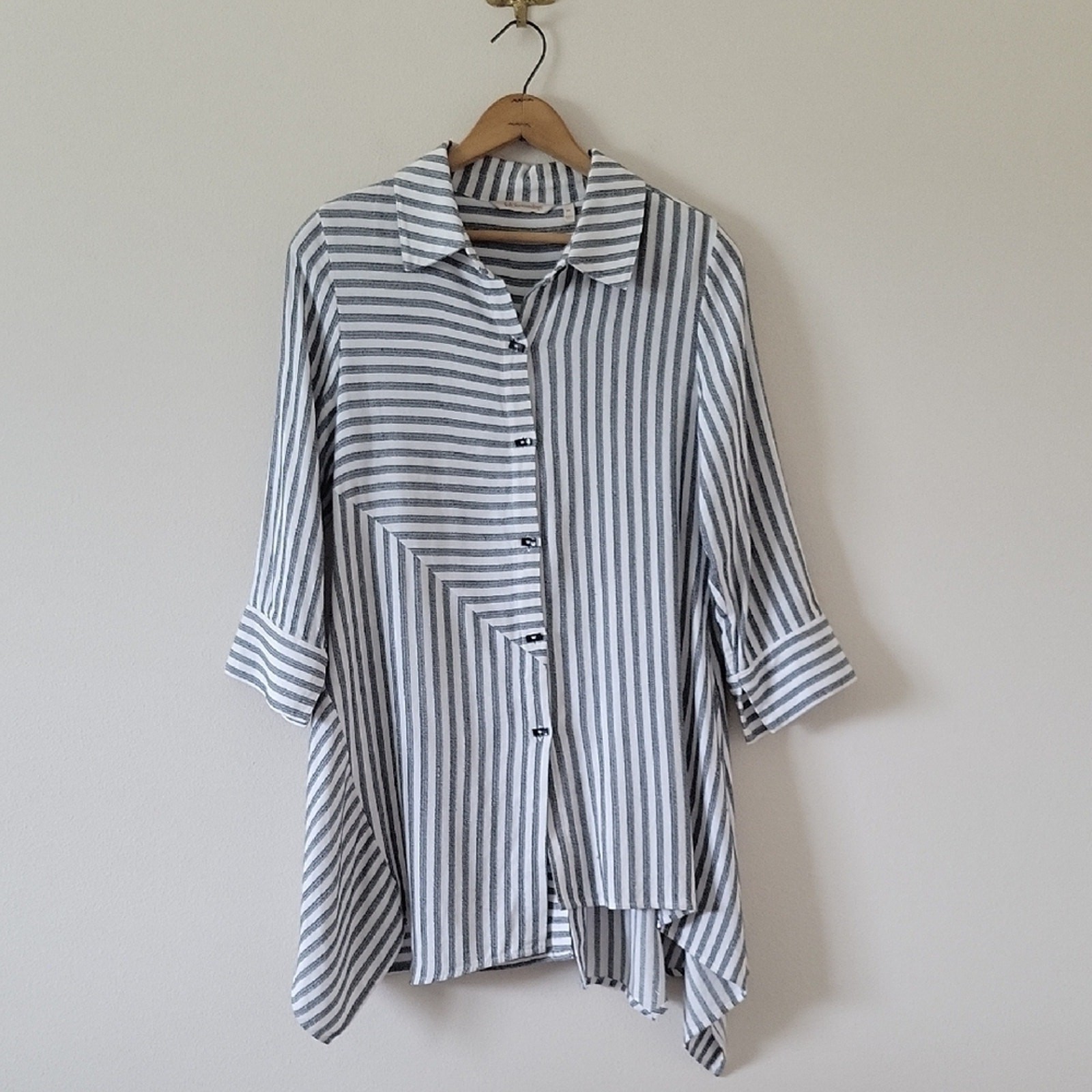 Soft Surroundings Grey Stripe Asymmetrical Button Down Tunic Size XS