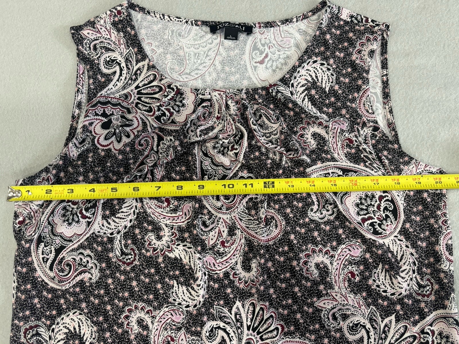 Roz & Ali Women’s Top Size Large Paisley Floral Sleeveless Tank Pleated Stretch