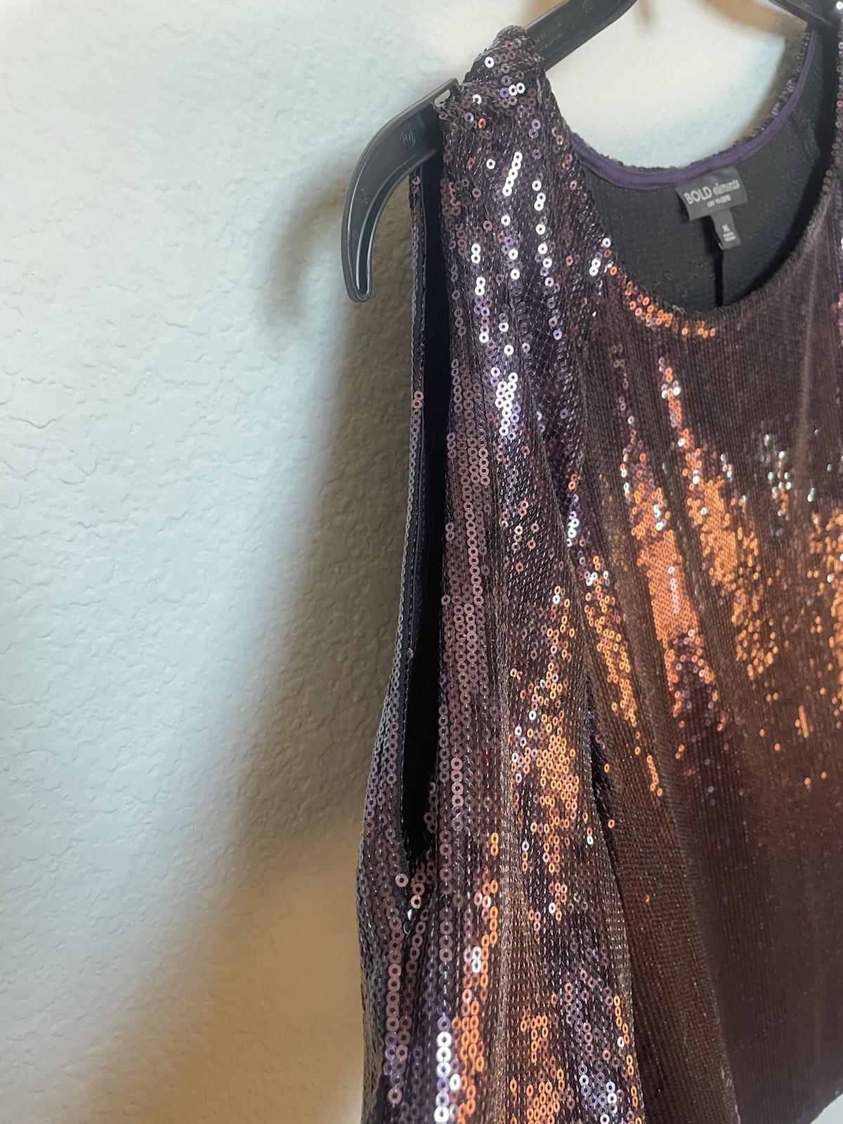 BOLD elements Women’s XL Purple Solid Scoop Neck Long Sleeve Sequin Top