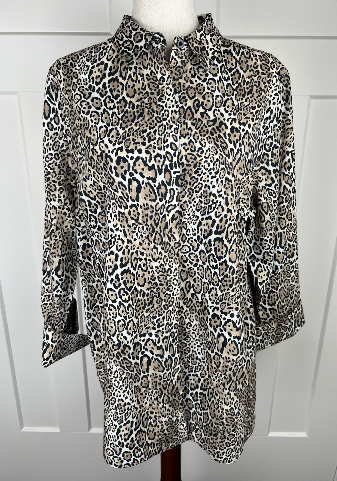 Chico’s No Iron Animal Print Shirt Size 3 Leopard Button Front Cotton Blouse