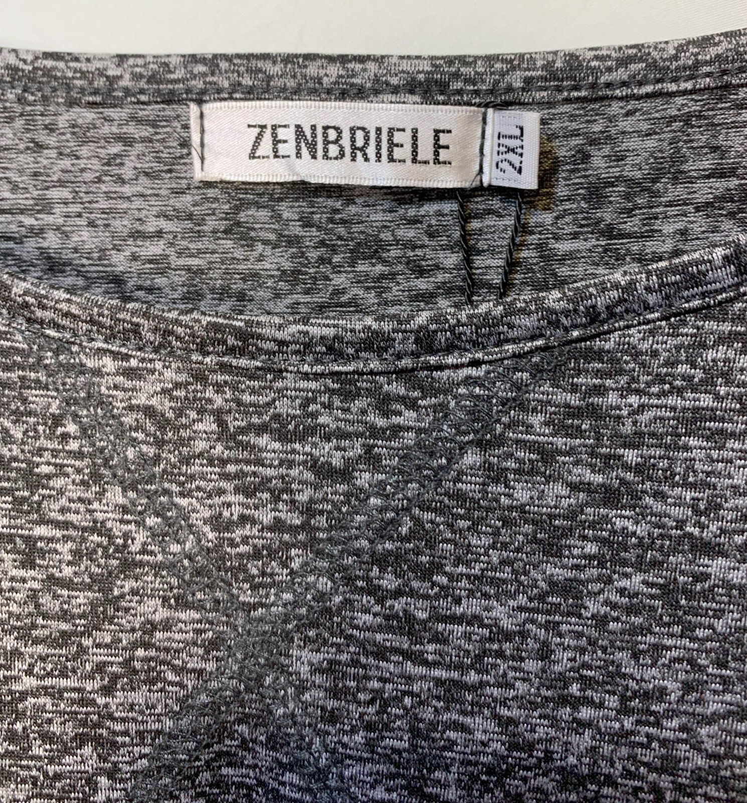 Zenbriele Size 2XL Activewear Yoga Top Grey Long Sleeve Poly Spandex Blend NWT