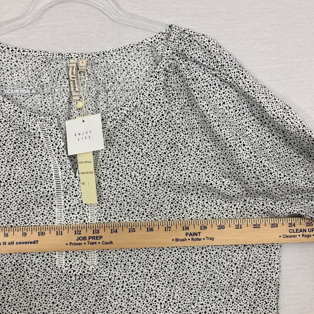 New Grand & Greene Black White Geometric Print Soft Rayon Popover Top Large