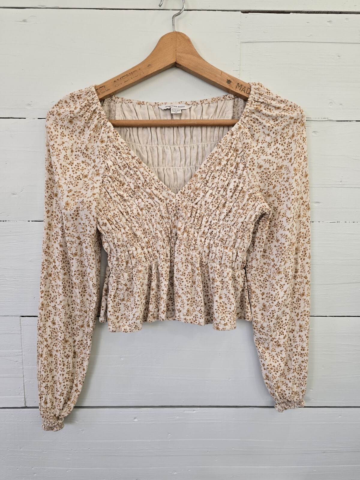 American Eagle Women’s XS Smocked V-Neck Peasant blouse Floral Boho Peplum Top