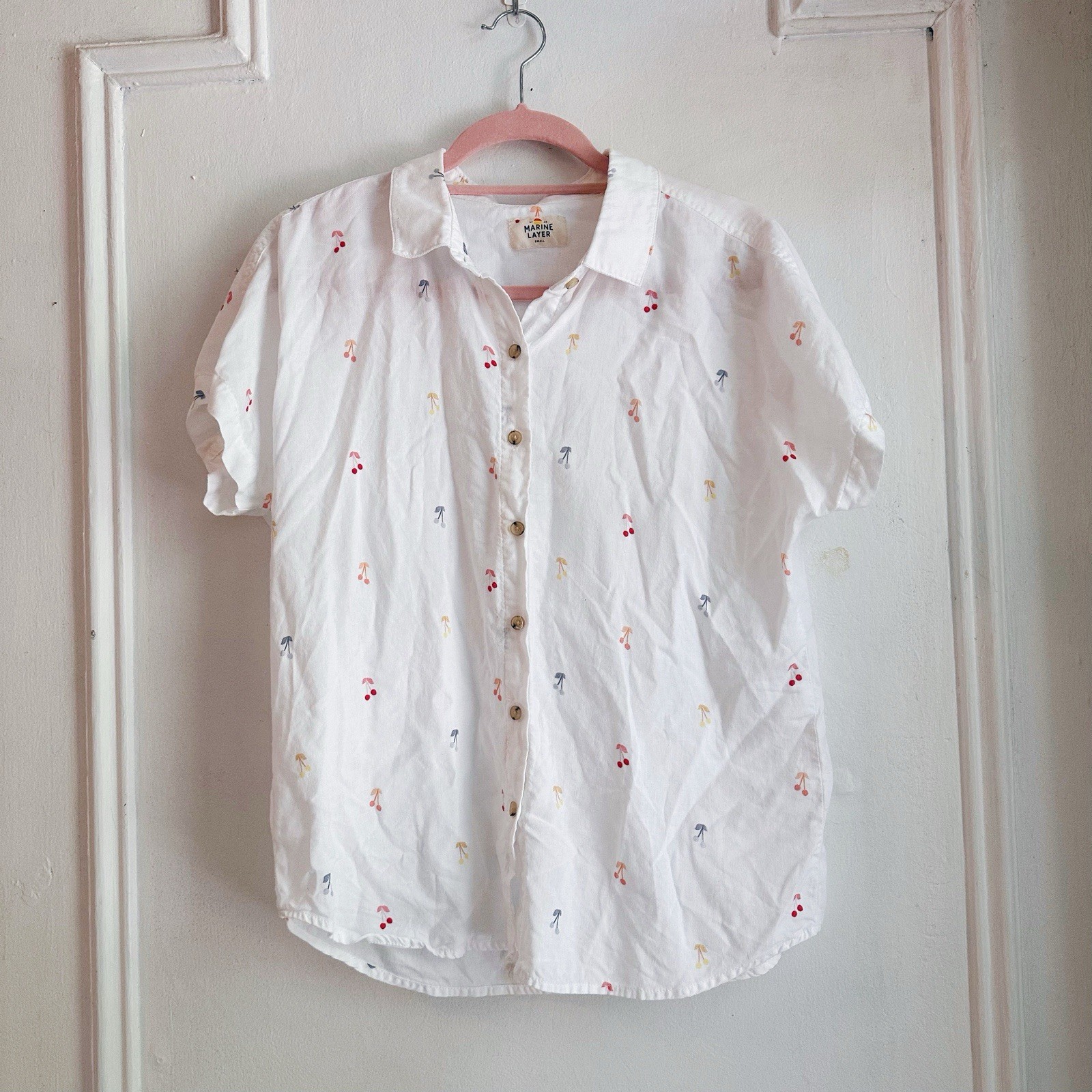 Marine Layer White Short-Sleeve Button-Up Shirt with Cherry Print women’s small