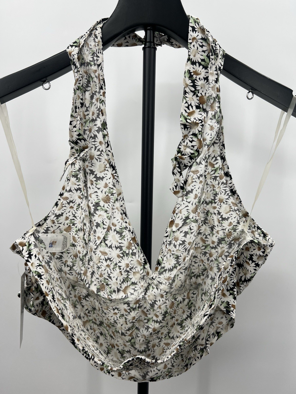 ABOUND Halter Top Daisy Floral White Black Twist Front Sleeveless – XS