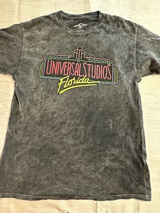 Universal Multicolor Logo Black Mineral Wash Tee