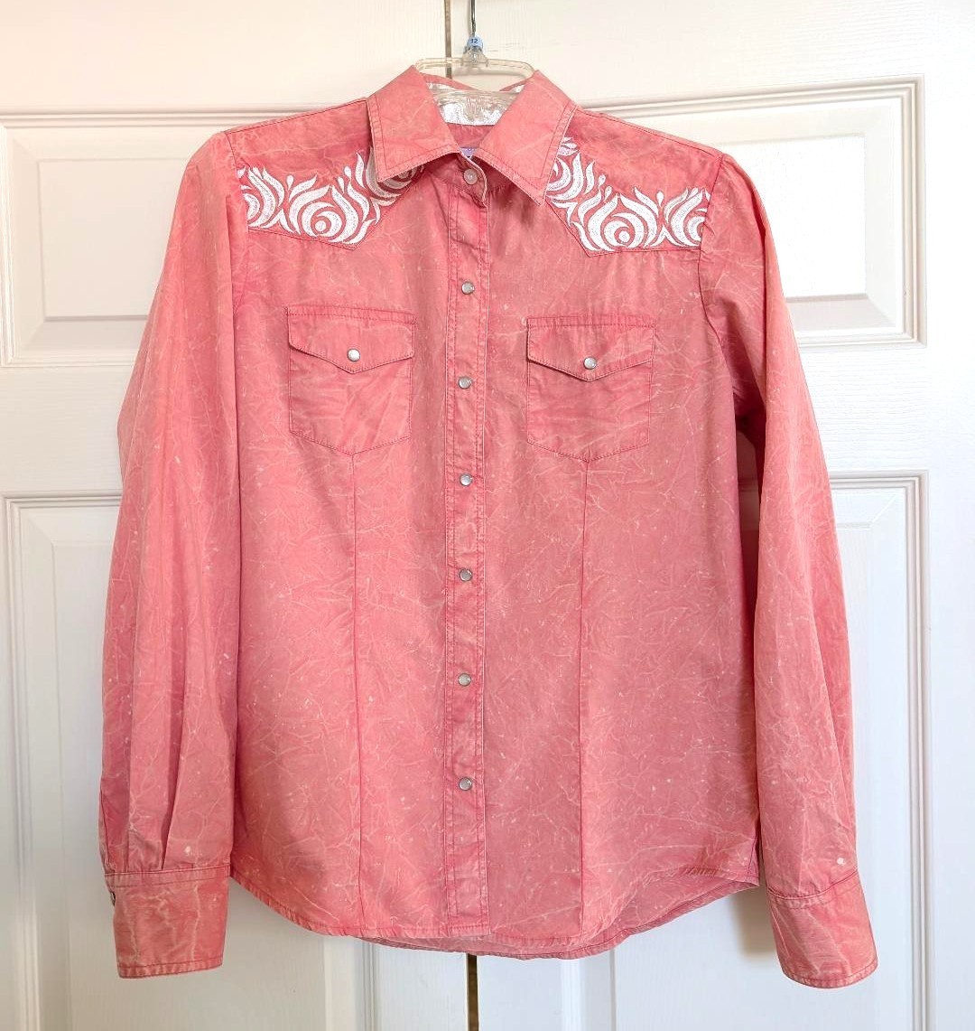 Wired Heart Western Cowgirl Shirt M Pink Embroidered Blouse Pearl Snap Coral