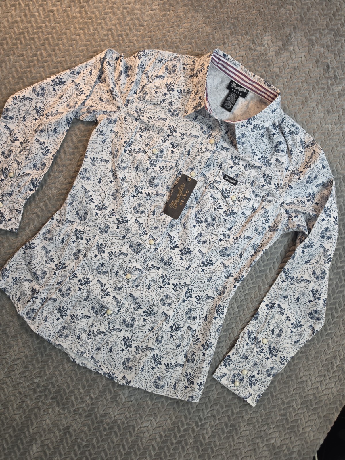 Wrangler Pearl Snap Shirt Women’s Small Blue Floral Cowboy Long Sleeve NWT