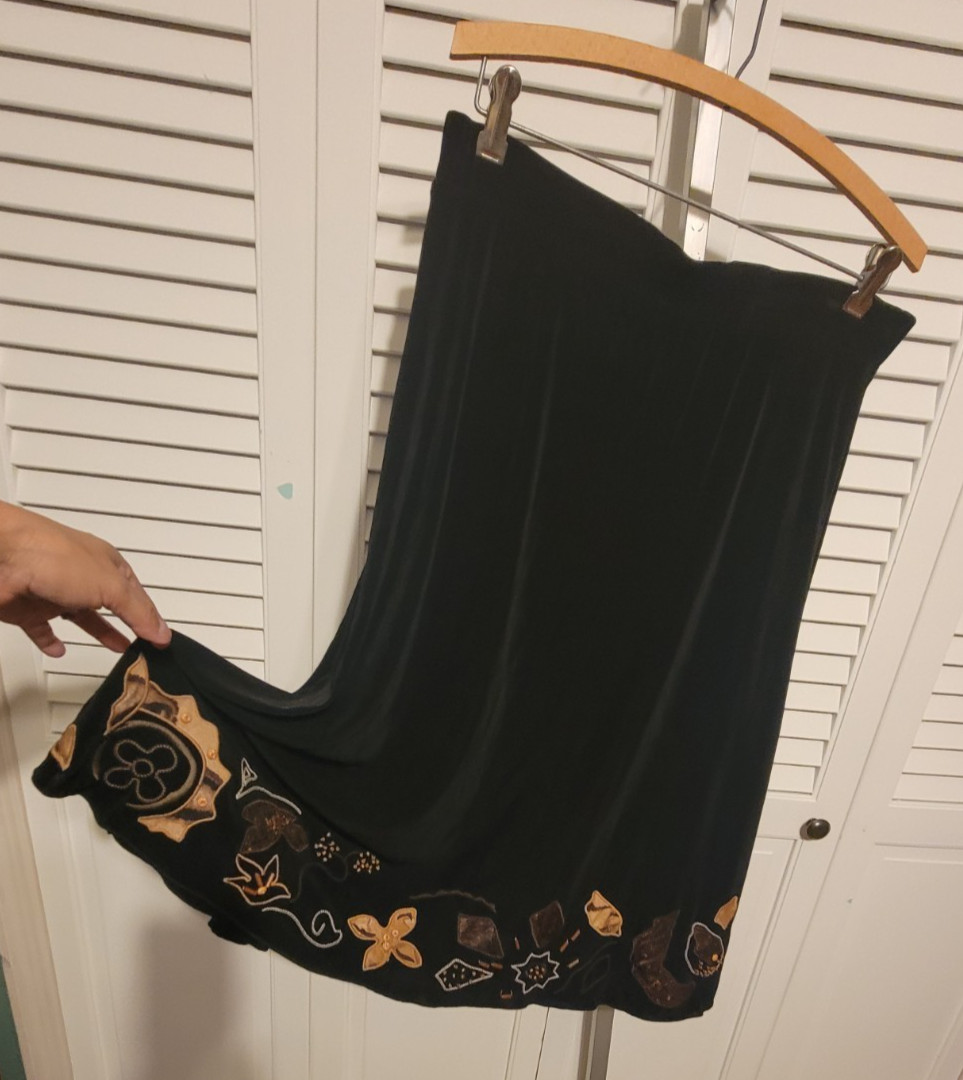 Chico’s Travelers Black Slinky Knit Two Piece Set Skirt(2-L/12) Top(1-M/8)