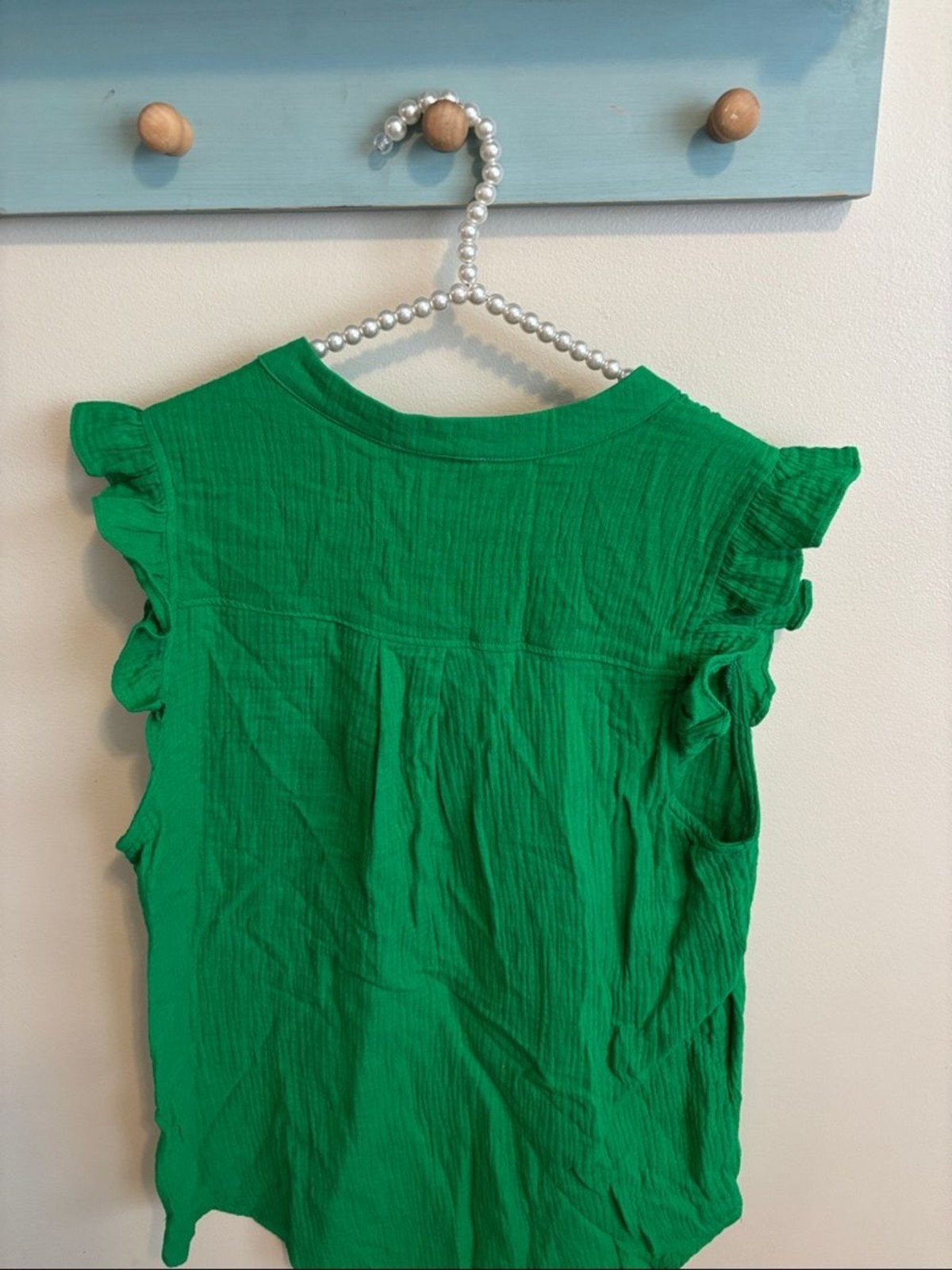 Staccato Green Ruffle Cap-Sleeve V-Neck Top size large