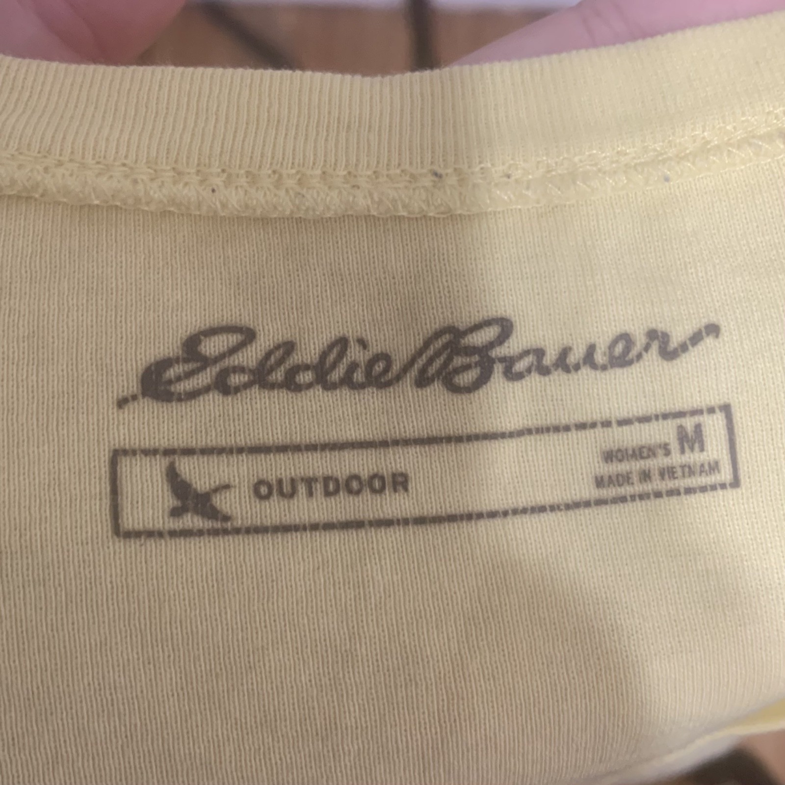 Eddie Bauer Women’s M Short Sleeve Outdoor V Neck T Shirt Cotton Yellow